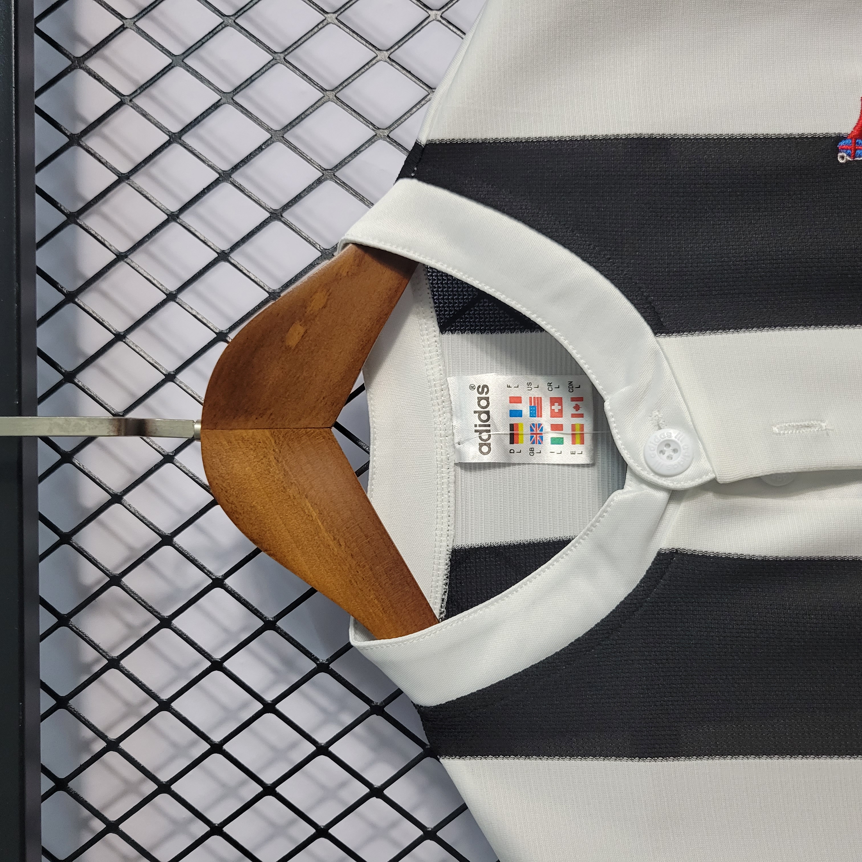 ManixJersey.com | Retro Newcastle United 1995-97 Home Stadium Jersey -Customize Name, Number and Patch | Worldwide Shipping