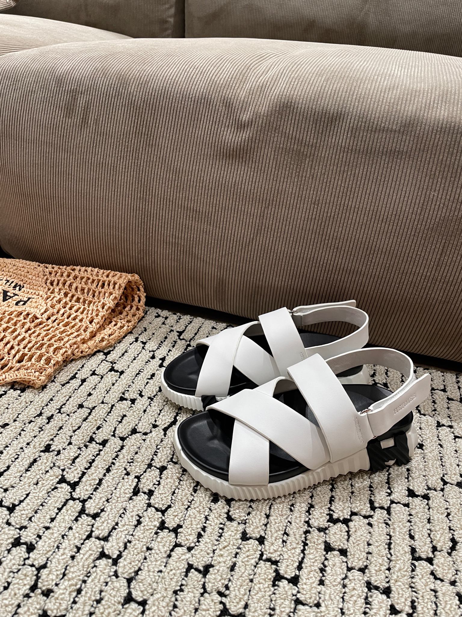 ELECTRIC SANDAL BLACK MIX CREAMY WHITE CALFSKIN、mysite、Cacoeks