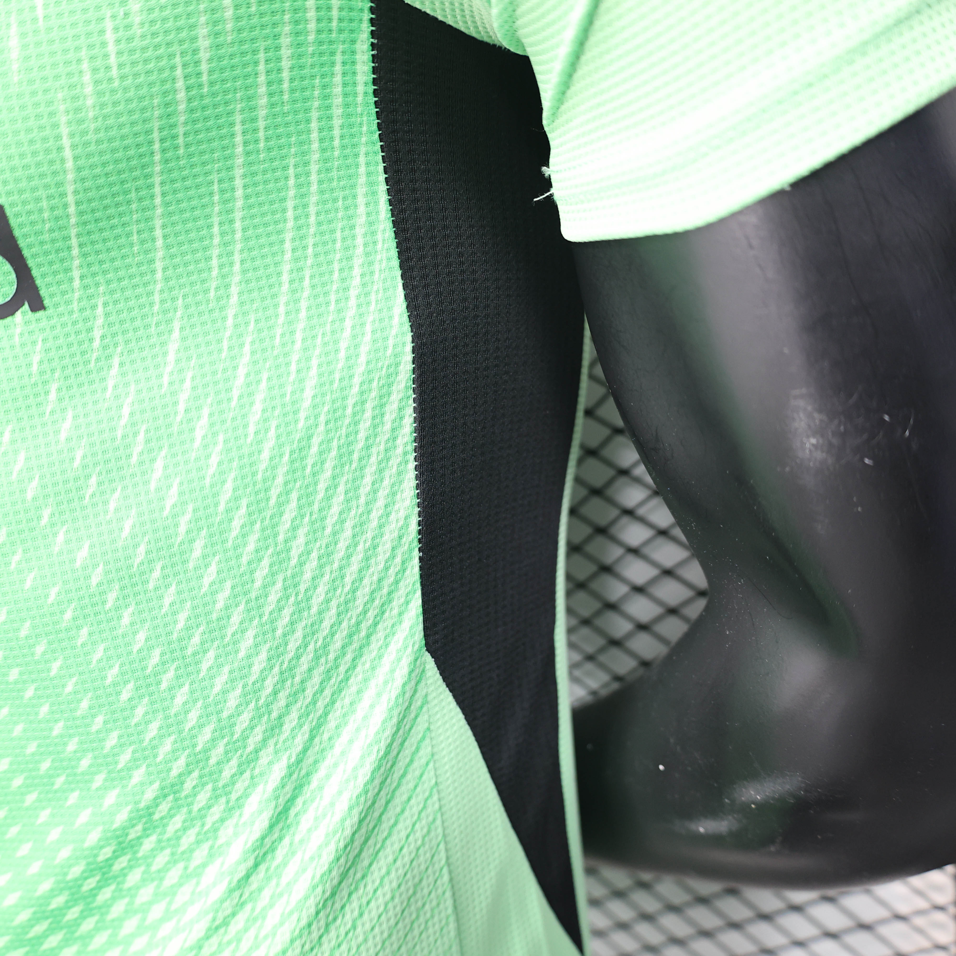 2025/2026 Player Version Liverpool Goalkeeper Green Football Shirt 1:1 Thai Quality:football jersey mysite: unitedjerseyfootball 邓江浪:football