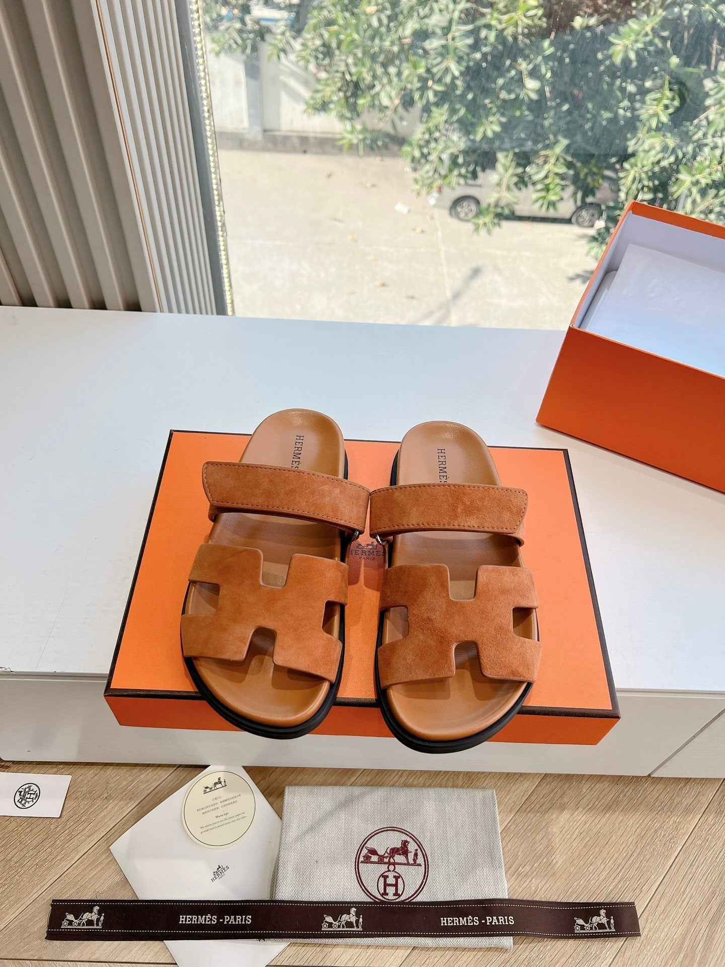 CHYPRE SANDAL IN VIVID ORANGE SUEDE、mysite、Cacoeks