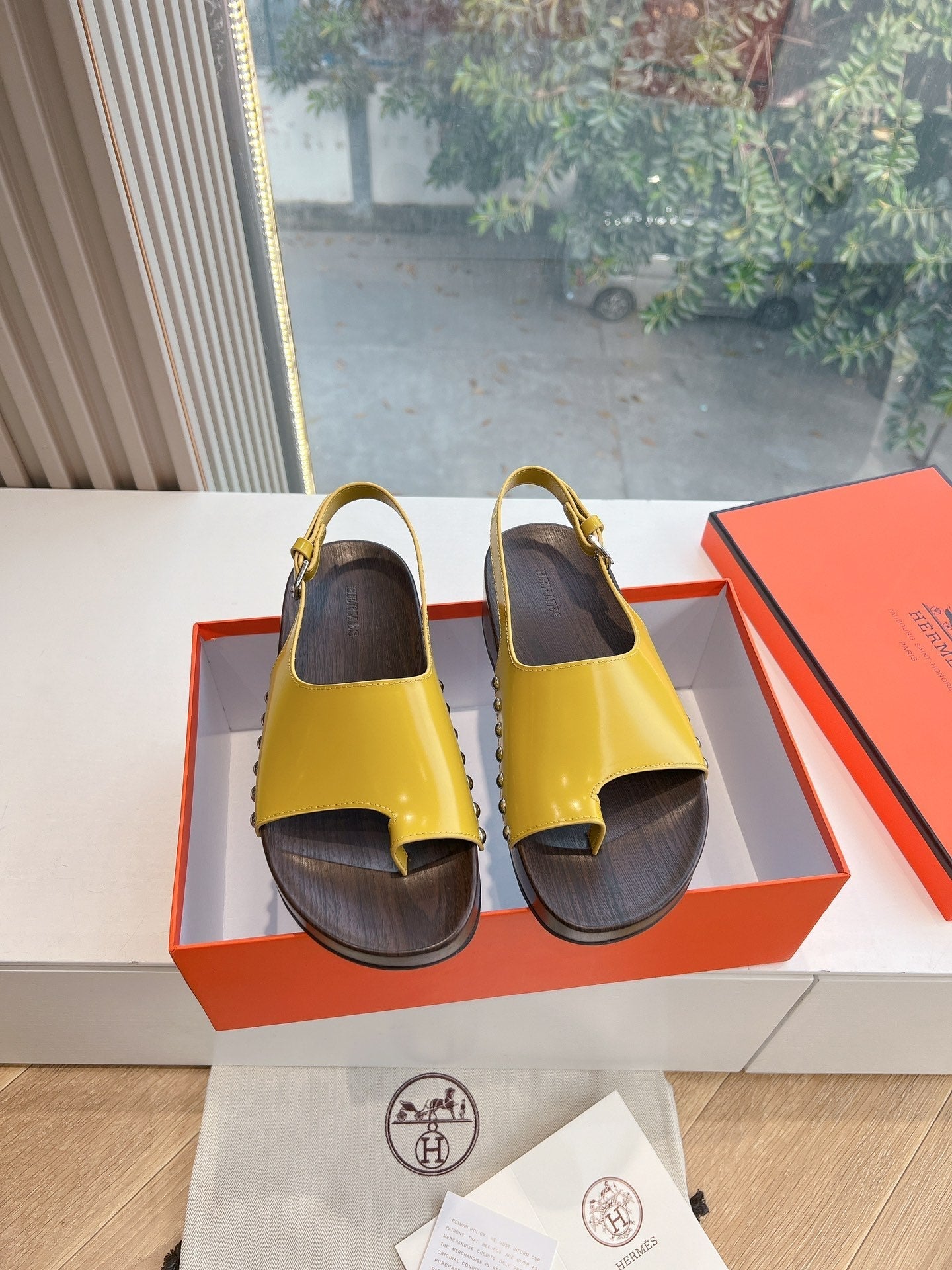 FLAT SANDAL IN CORN YELLOW CALFSKIN、mysite、Cacoeks