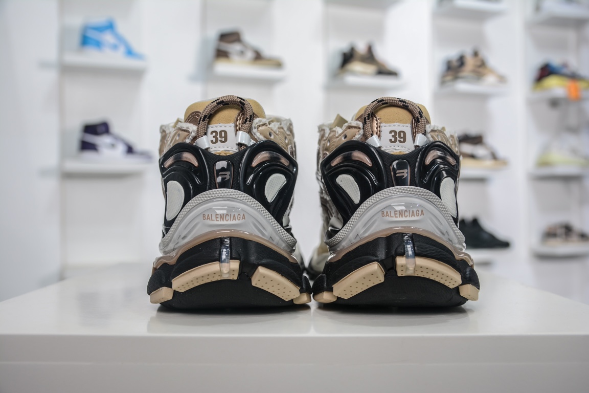 Balenciaga Runner Trainer in Beige Black White、mysite、Cacoeks