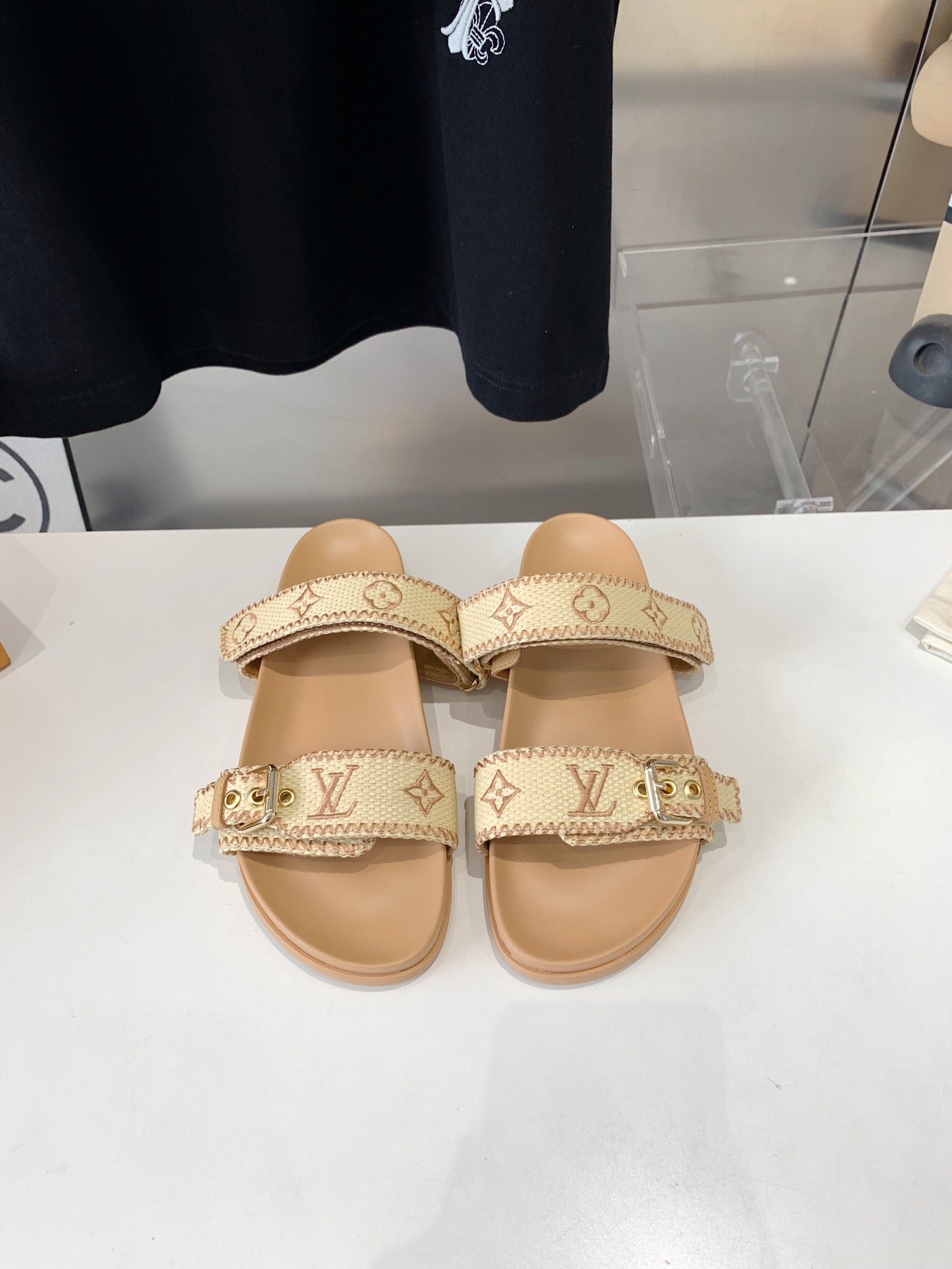 LV WOMEN SUNSET DAD SANDAL IN BEIGE MONOGRAM FABRIC MULE、mysite、Cacoeks