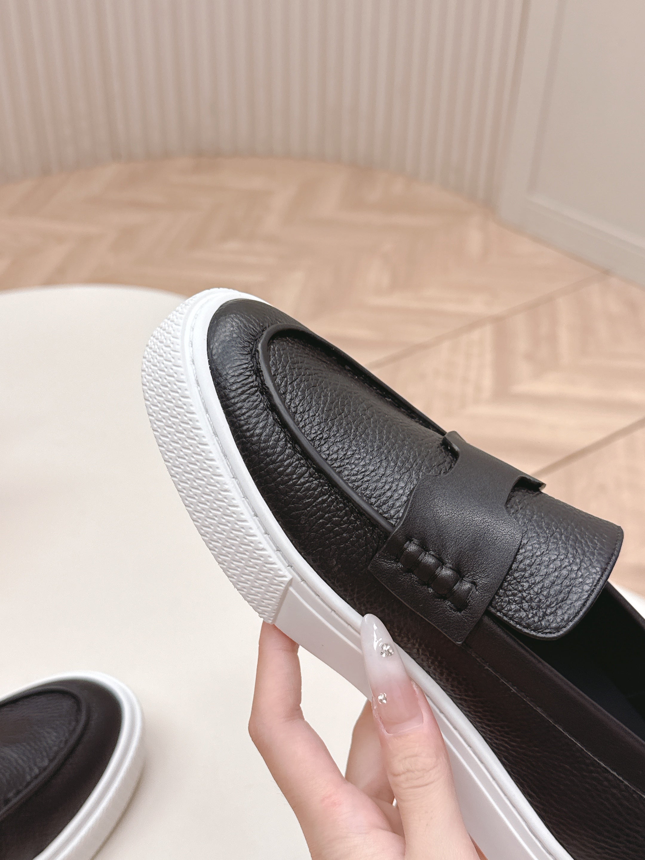 HM 25S SLIP-ON IN BLACK GRAINED LEATHER、mysite、Cacoeks