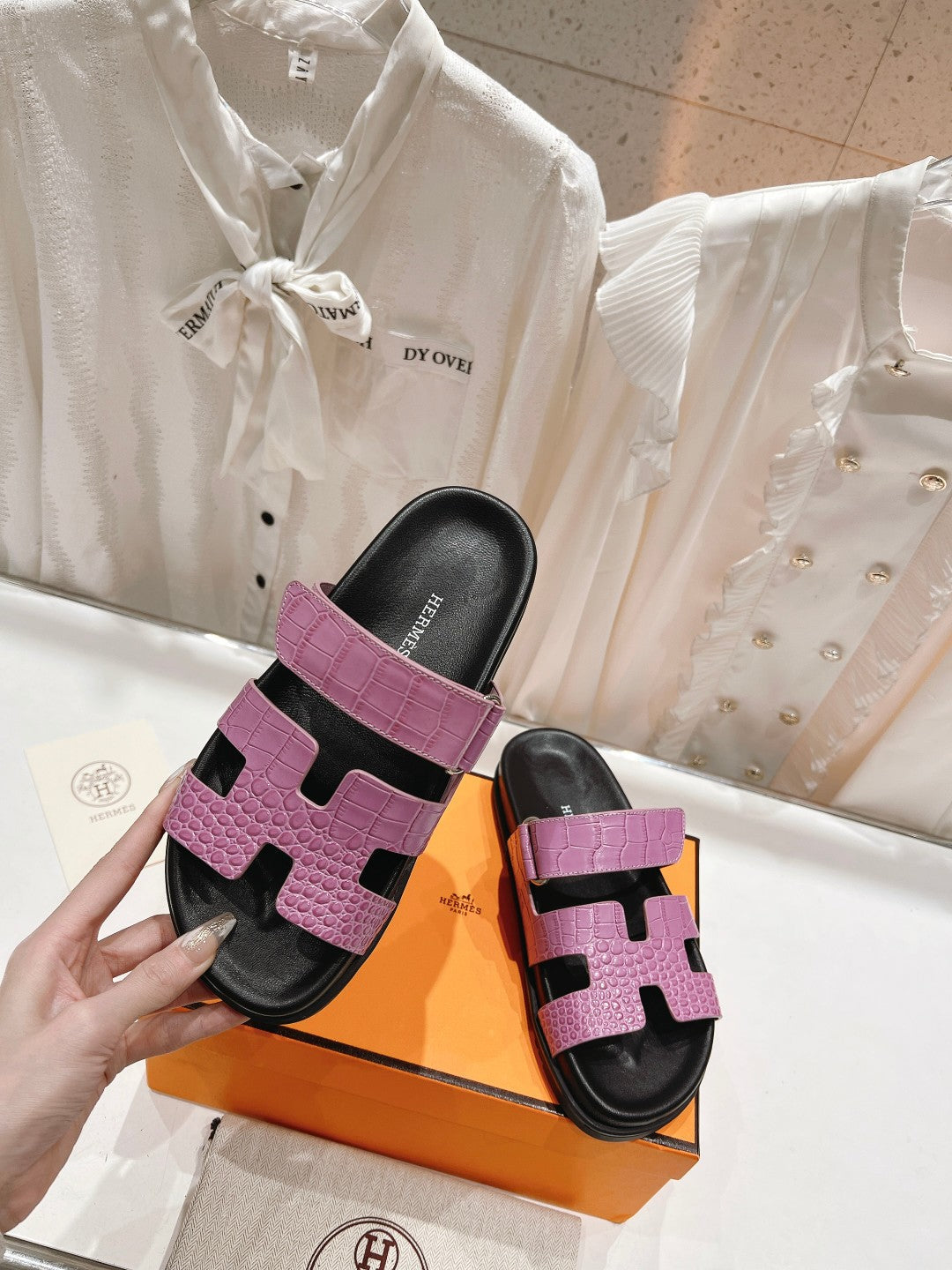 CHYPRE SANDAL BLACK AND LAVENDER LAMBSKIN、mysite、Cacoeks