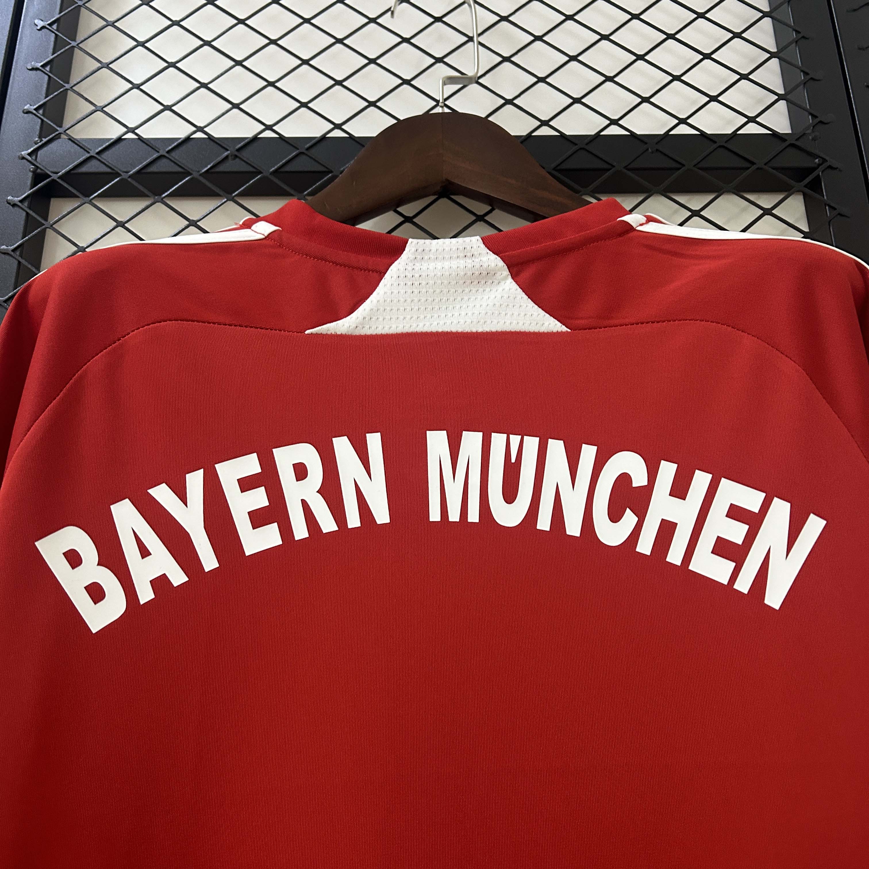 2005/2006 Retro Bayern Munich Home Football Jersey 1:1 Thai Quality:football jersey mysite: unitedjerseyfootball 邓江浪:football