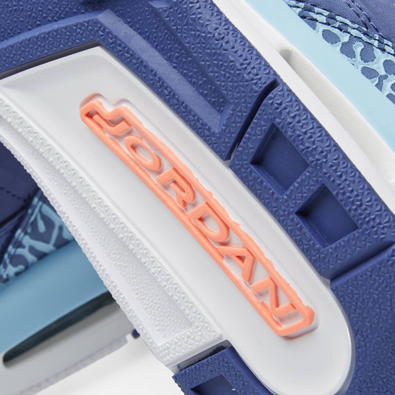 Nike Air Jordan 3 Retro GG - Dark Purple Dust & Atomic Pink