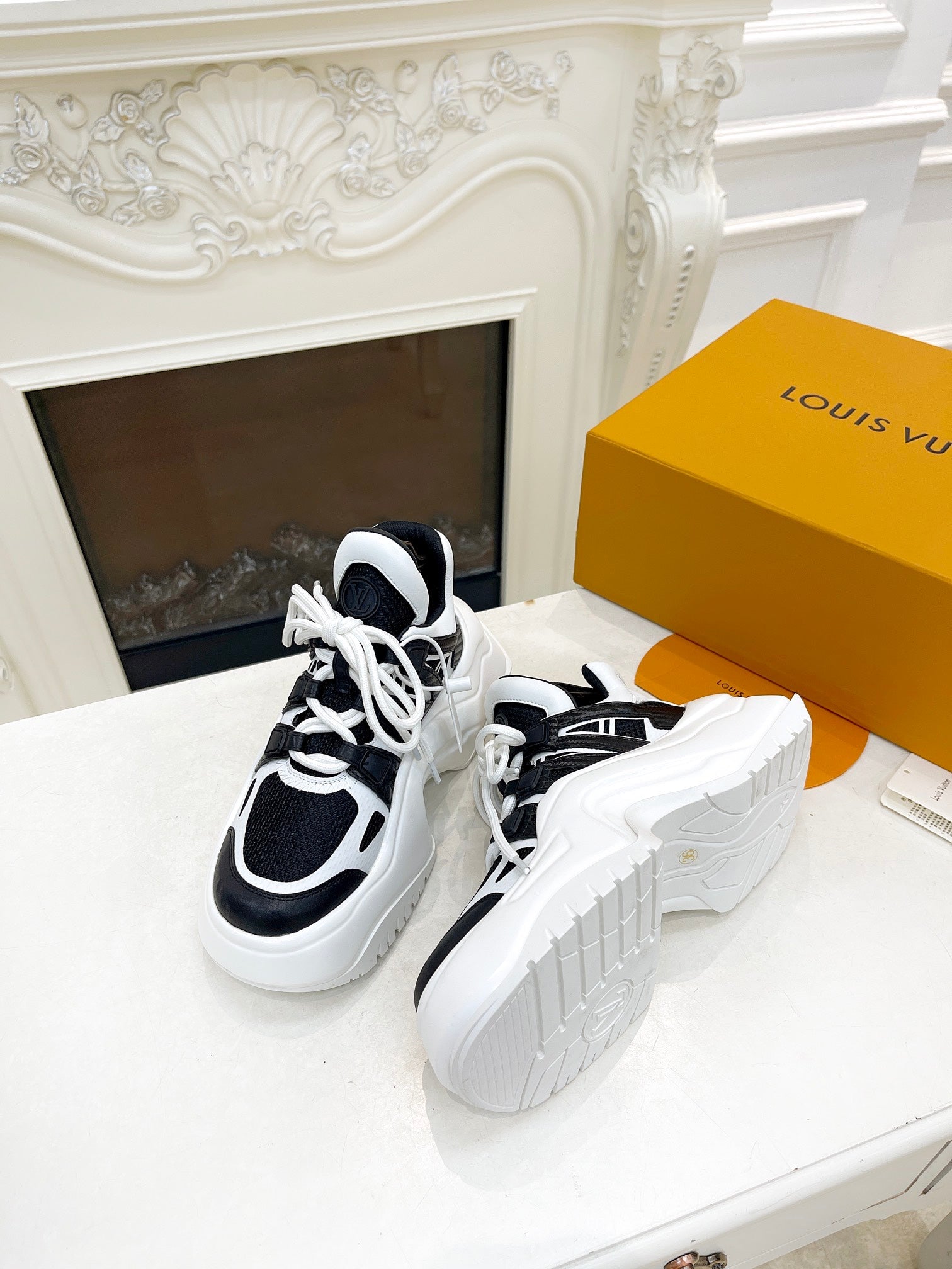LV ARCHLIGHT 2.0 PLATFORM SNEAKER IN WHITE MIX BLACK MIX OF MATERIALS、mysite、Cacoeks