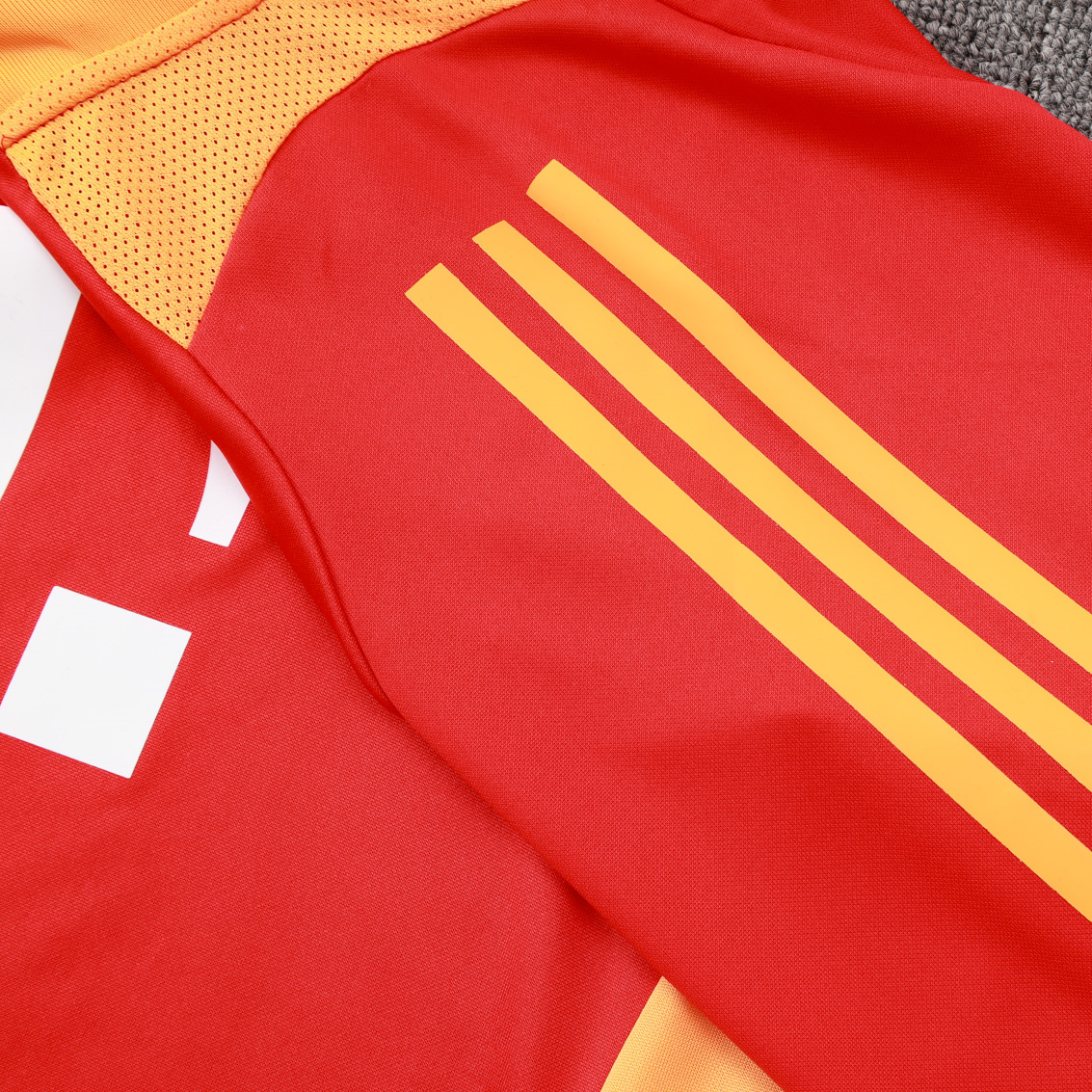 JerseysGala.com | Bayern Munich 24-25 Long Sleeve Training Set with Big Logo - Red -Customize Name, Number and Patch | Worldwide Shipping