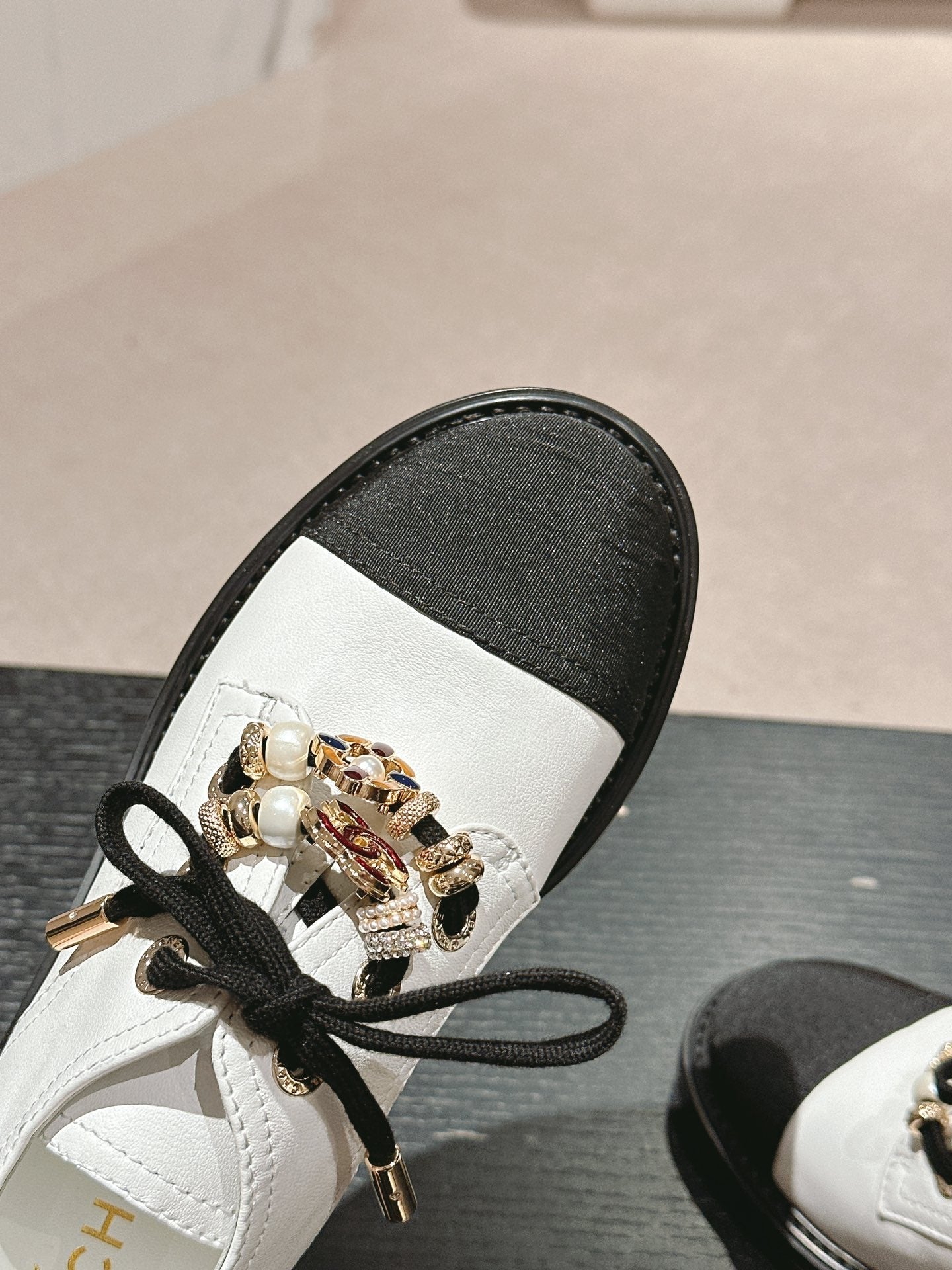 OXFORD SHOES WHITE MIX BLACK SHEEPSKIN、mysite、Cacoeks