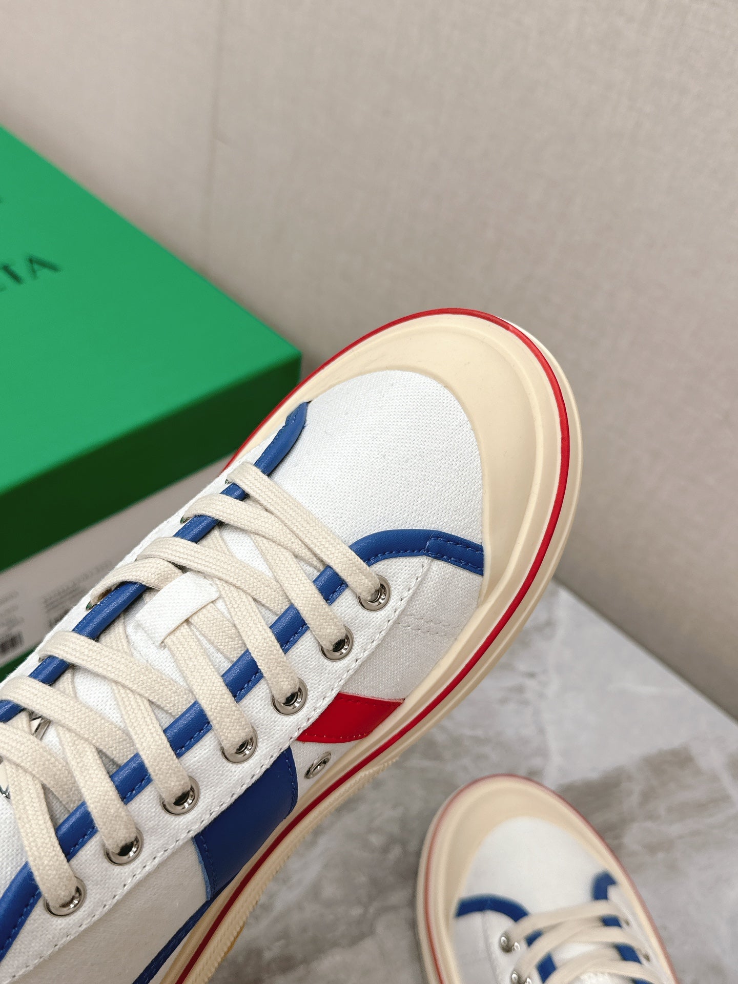 ELIOT SNEAKER IN WHITE CANVAS WITH NAVY BLUE CALFSKIN、mysite、Cacoeks