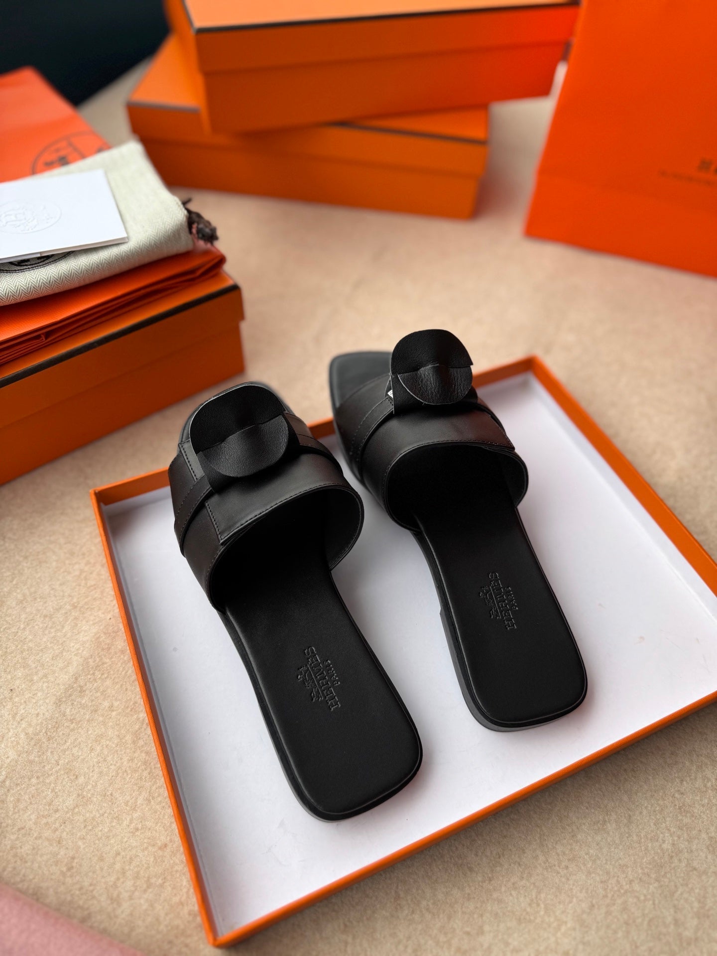 0RAN SANDALS IN BLACK CALFSKIN、mysite、Cacoeks