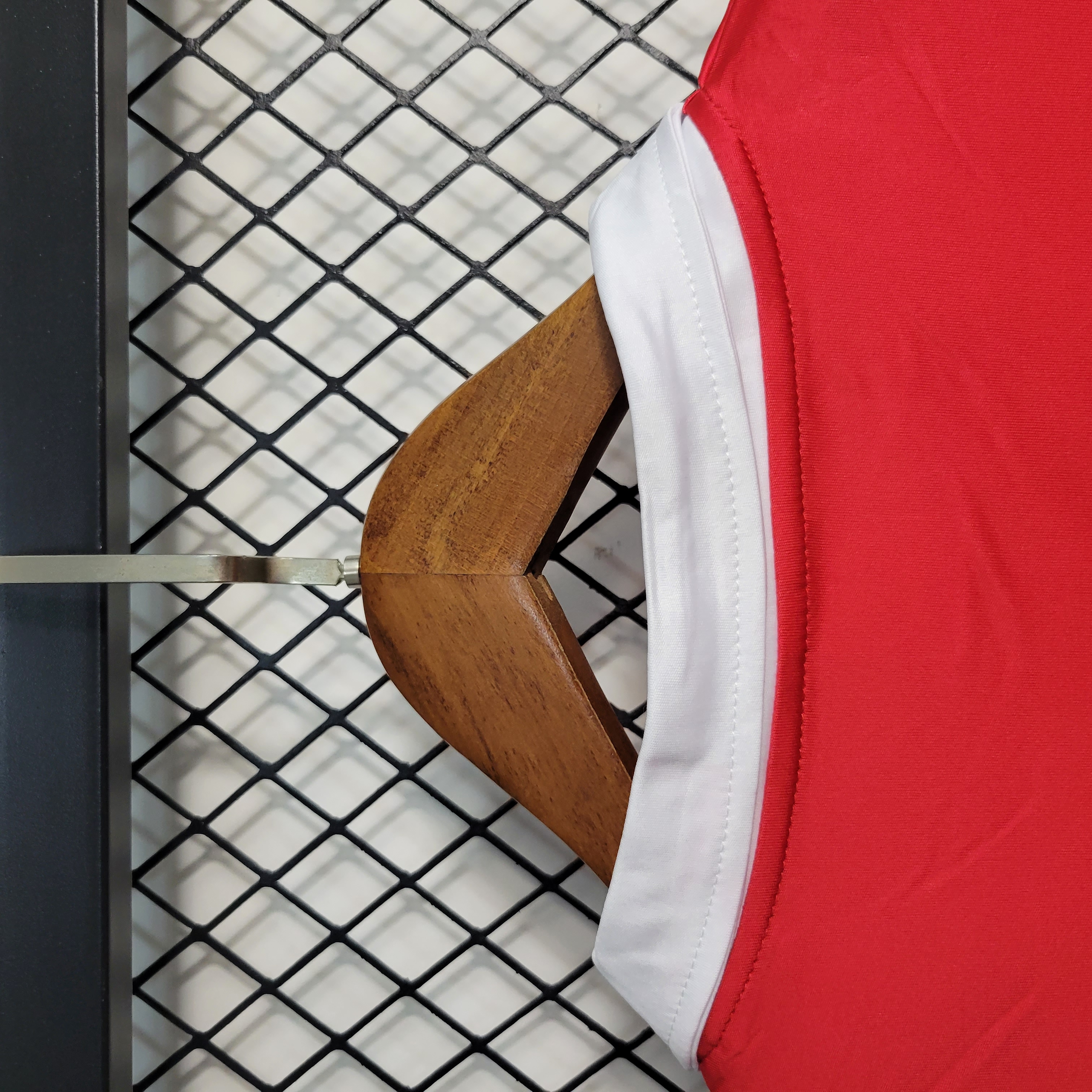 ManixJersey.com | Retro Benfica 2004-05 Home Stadium Jersey -Customize Name, Number and Patch | Worldwide Shipping