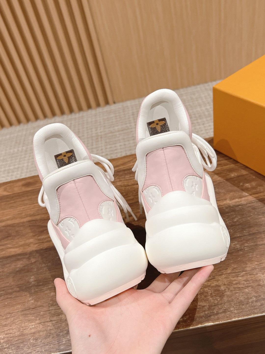 LV ARCHLIGHT SNEAKER IN WHITE MIX BABY PINK EMBOSSED CALFSKIN、mysite、Cacoeks