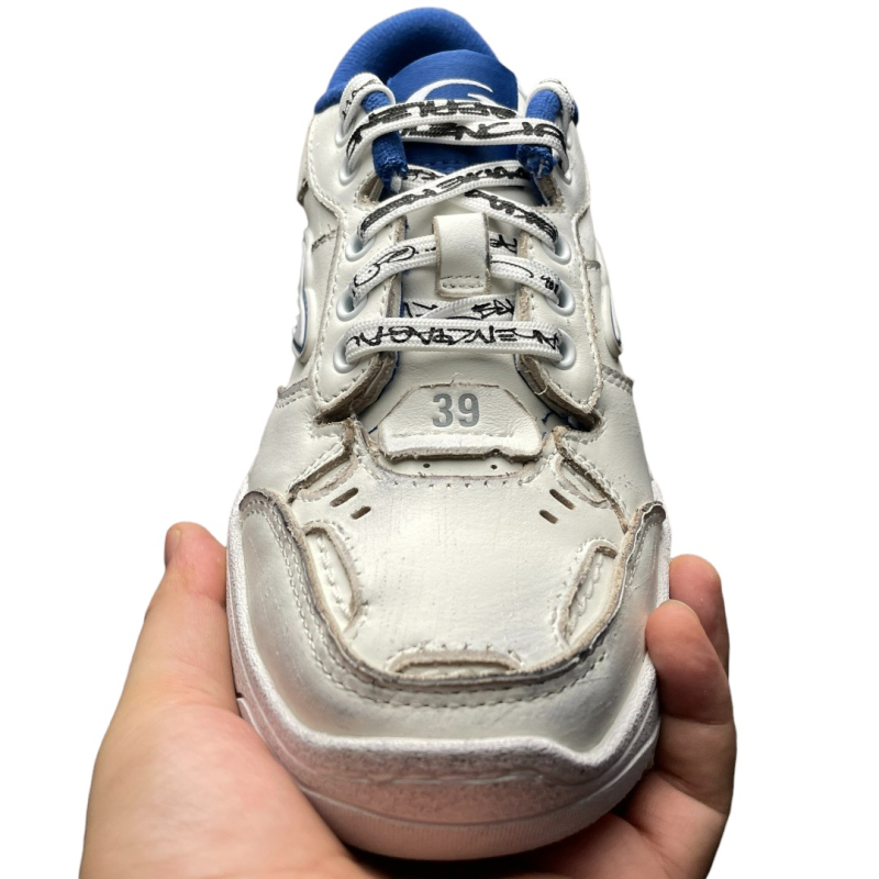 Balenciaga Hamptons Worn-Out Sneaker in White Dark Blue、mysite、Cacoeks