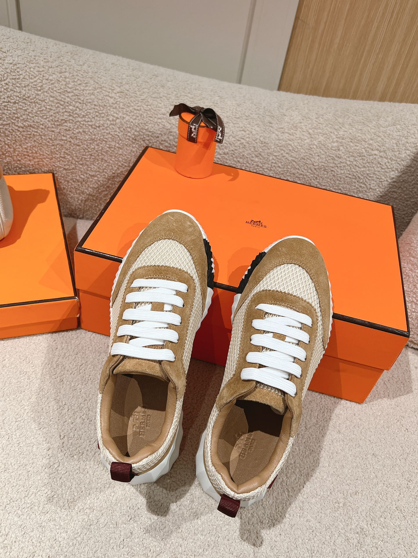 MAINLAND SNEAKER IN PEANUT BROWN SUEDE AND WHITE BREATHABLE MESH FABRIC、mysite、Cacoeks