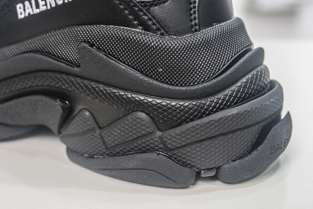 Balenciaga Triple S Sneaker in Black、mysite、Cacoeks