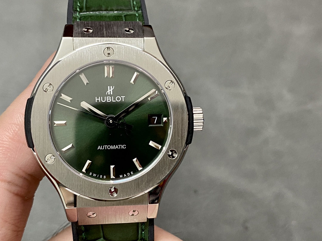 511.NX.8970.LR Hublot Classic Fusion Automatic Green-fasswatch