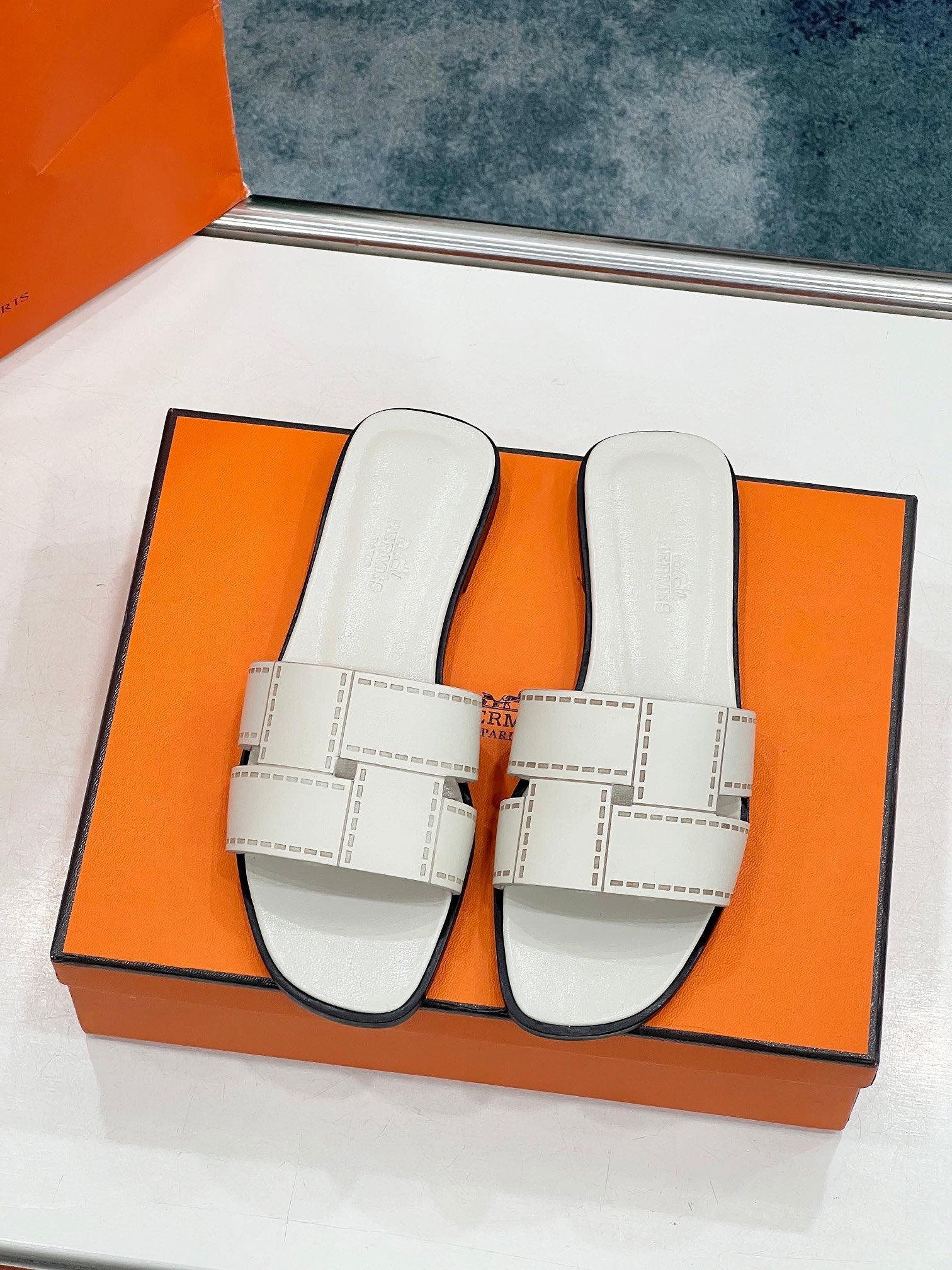 IDIOMA SANDAL IN WHITE CREAM CALFSKIN、mysite、Cacoeks