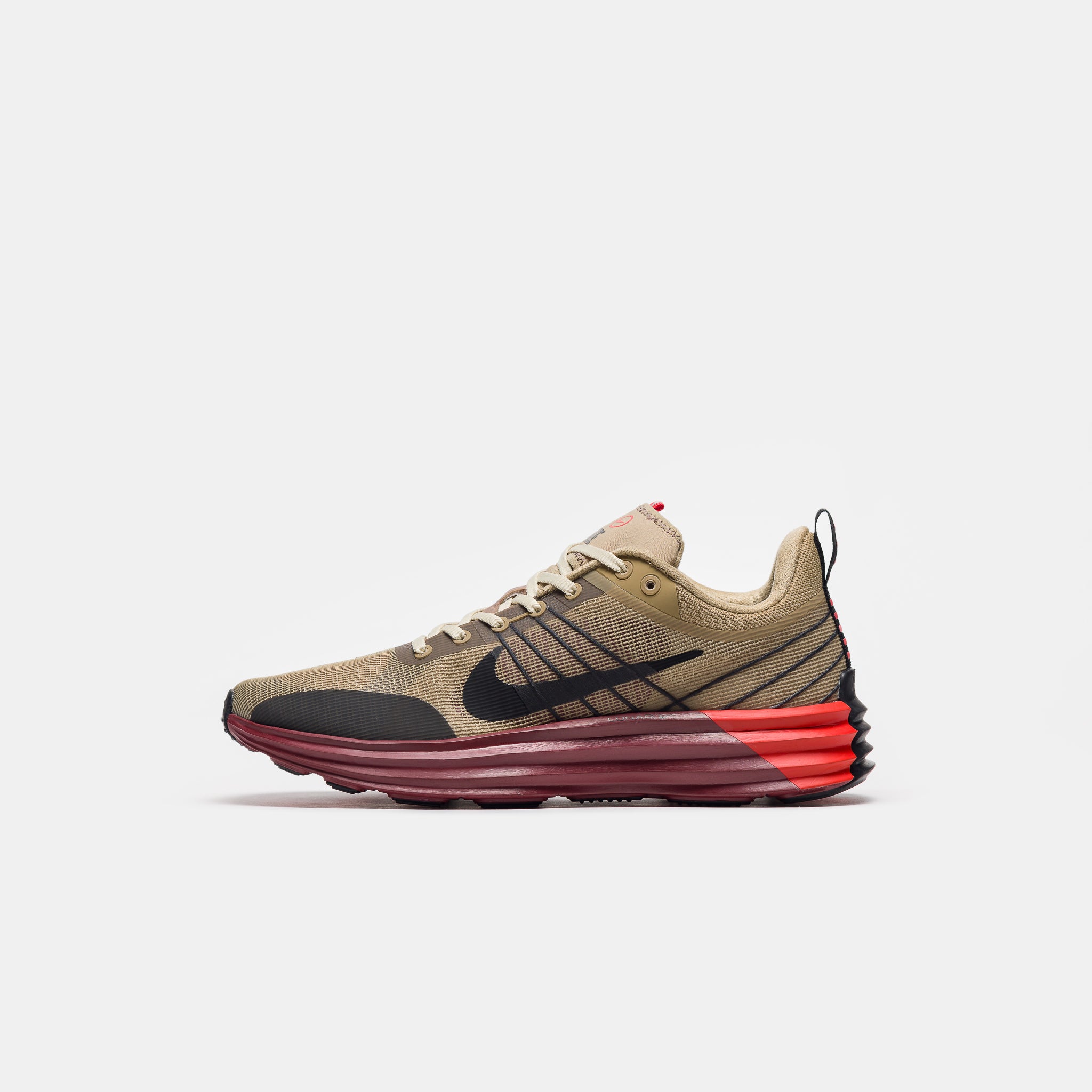 Lunar Roam Sneaker in Parachute Beige/Black/Light Khaki
