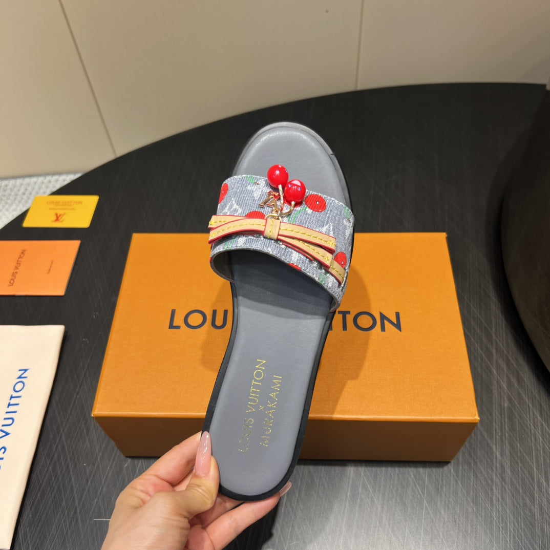 LV SLIDE SANDALS 25S IN GREY DENIM AND CALFSKIN WITH CHERRY BLOSSOM BUCKLE、mysite、Cacoeks