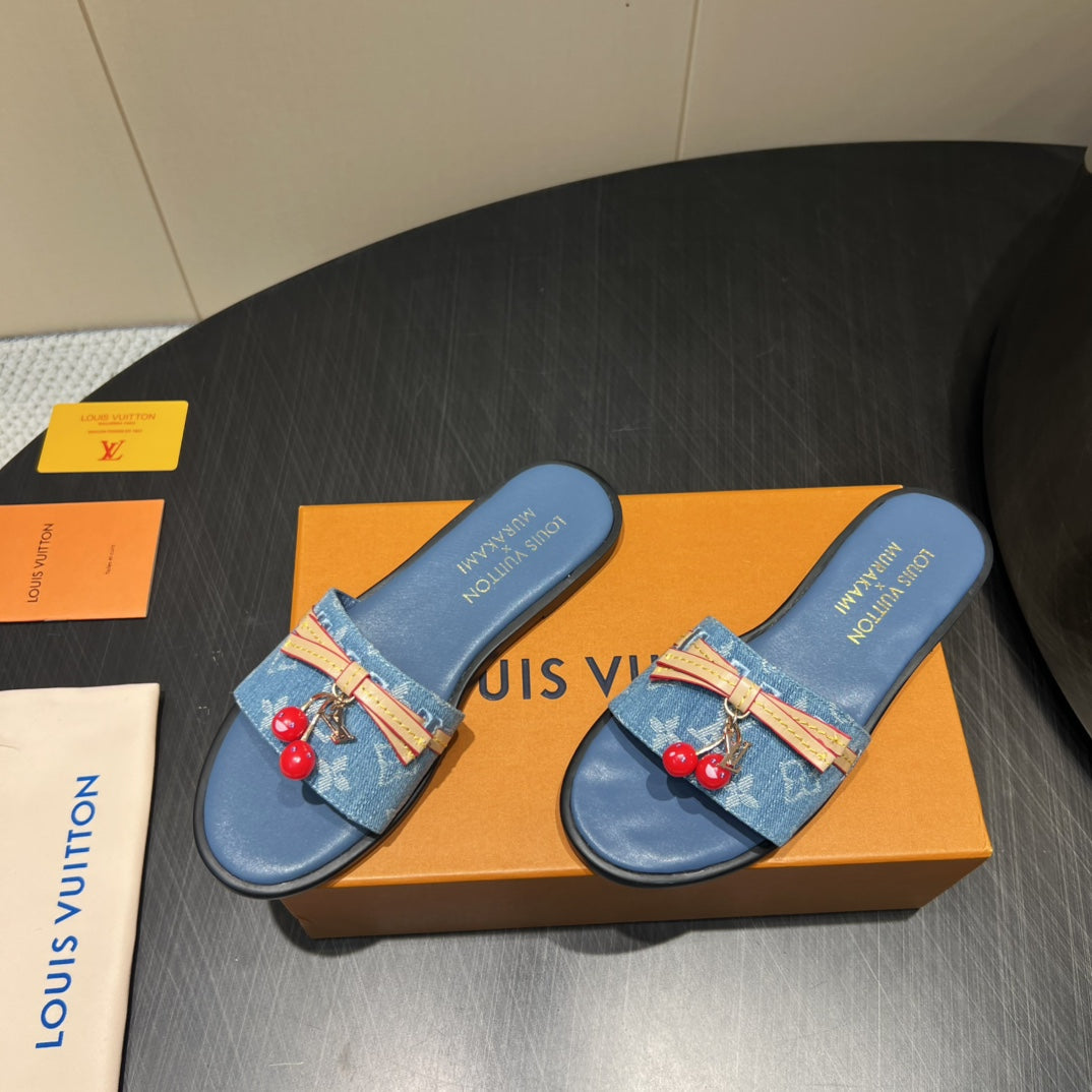 LV SLIDE SANDALS 25S IN BLUE DENIM AND CALFSKIN WITH CHERRY BLOSSOM BUCKLE、mysite、Cacoeks