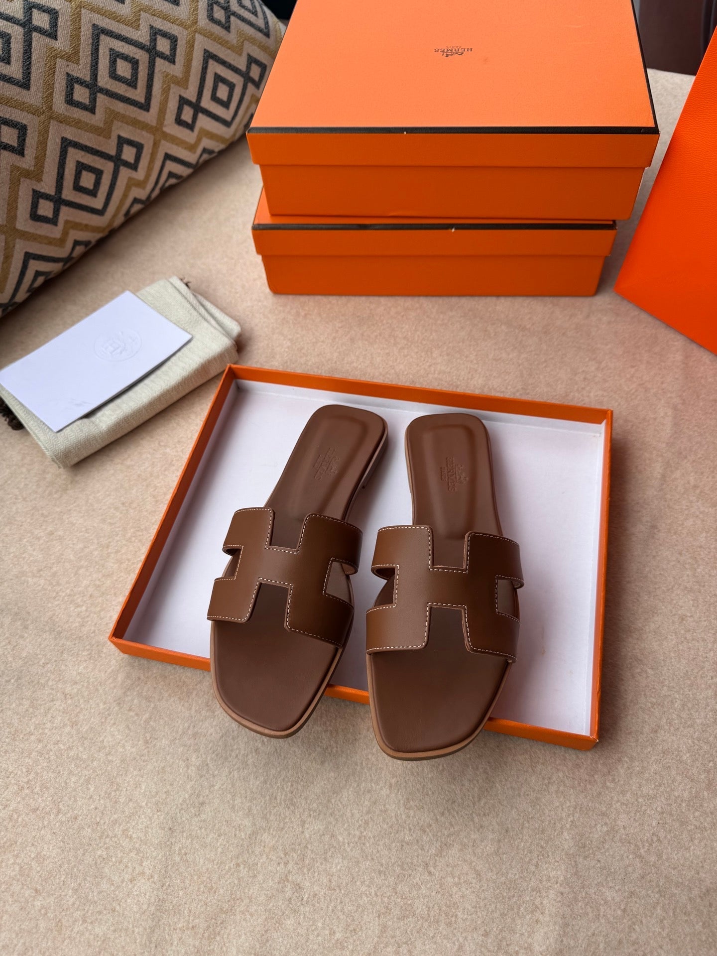 0RAN SANDALS IN PECAN BROWN CALFSKIN、mysite、Cacoeks