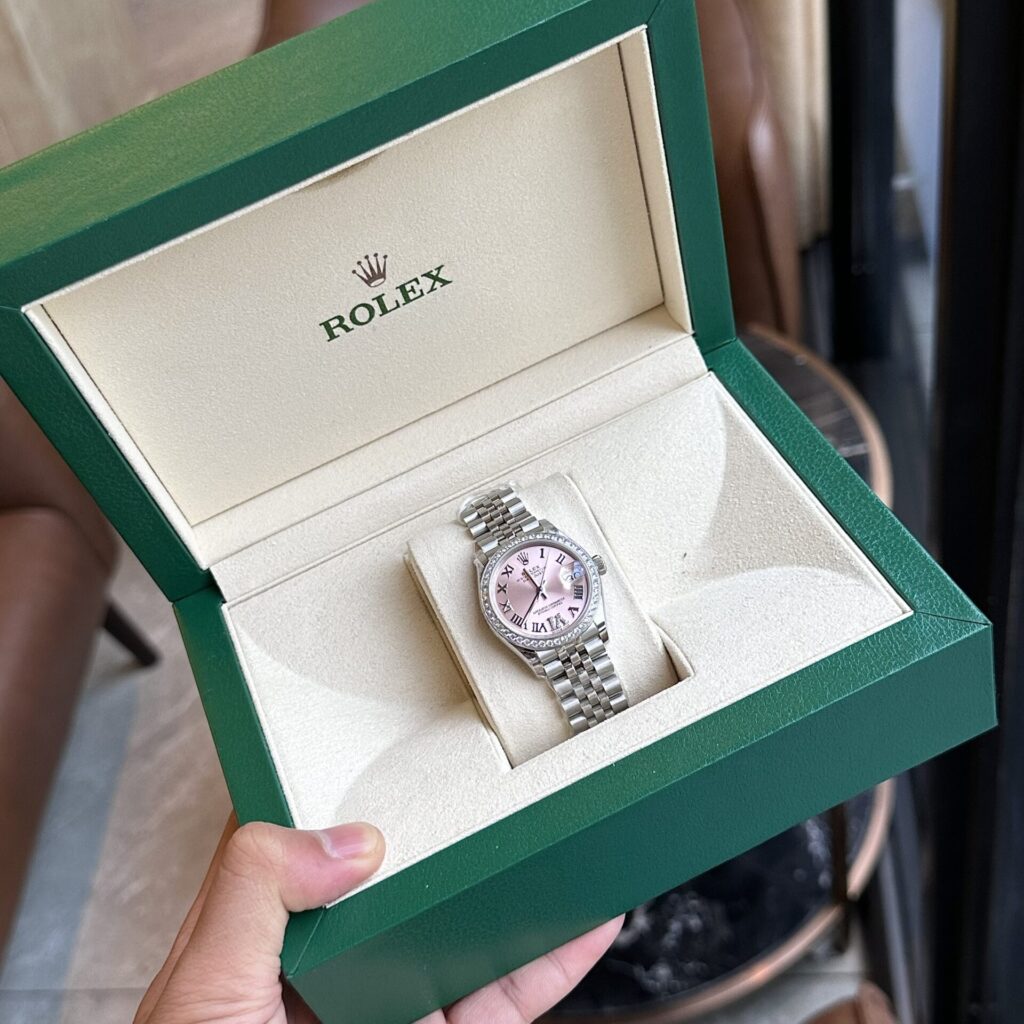 Đồng Hồ Rolex DateJust Nữ Đính Đá Mặt Số Màu Hồng EW 31mm (5)