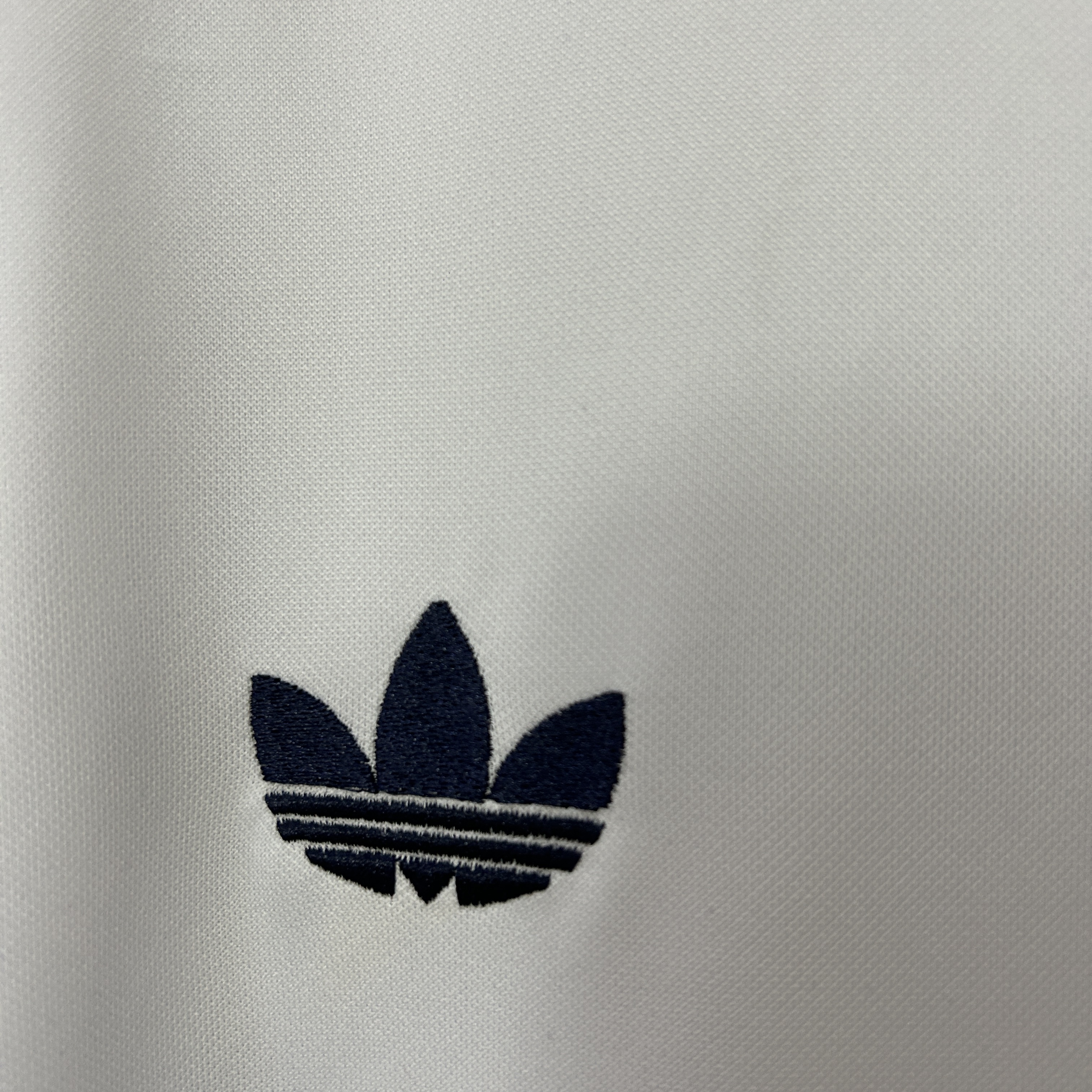 GlobeJersey-Retro Real Madrid 1984-85 Home Jersey