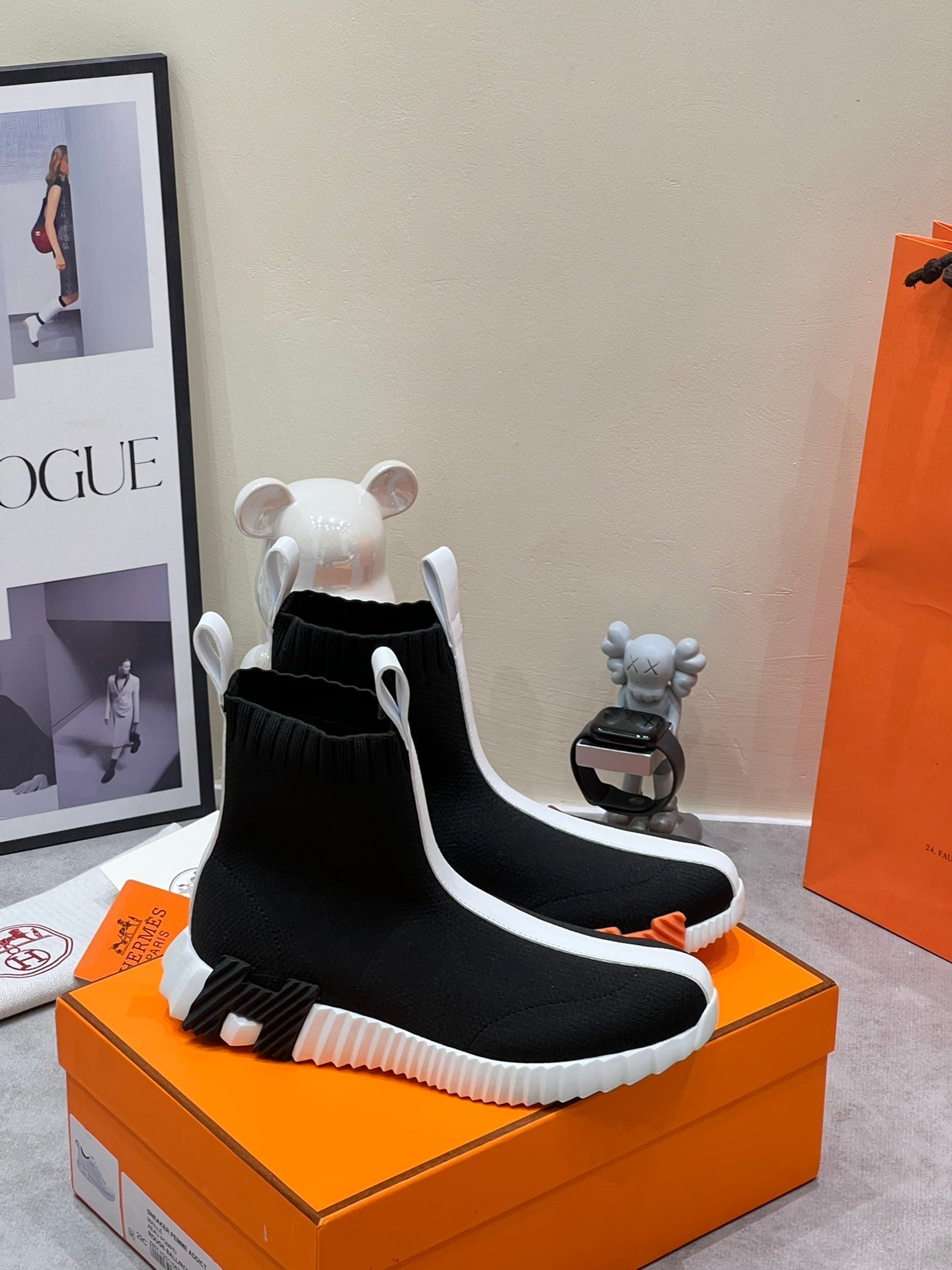 H FUN CLASSIC SNEAKER STYLISH BLACK AND WHITE LINE FABRIC、mysite、Cacoeks