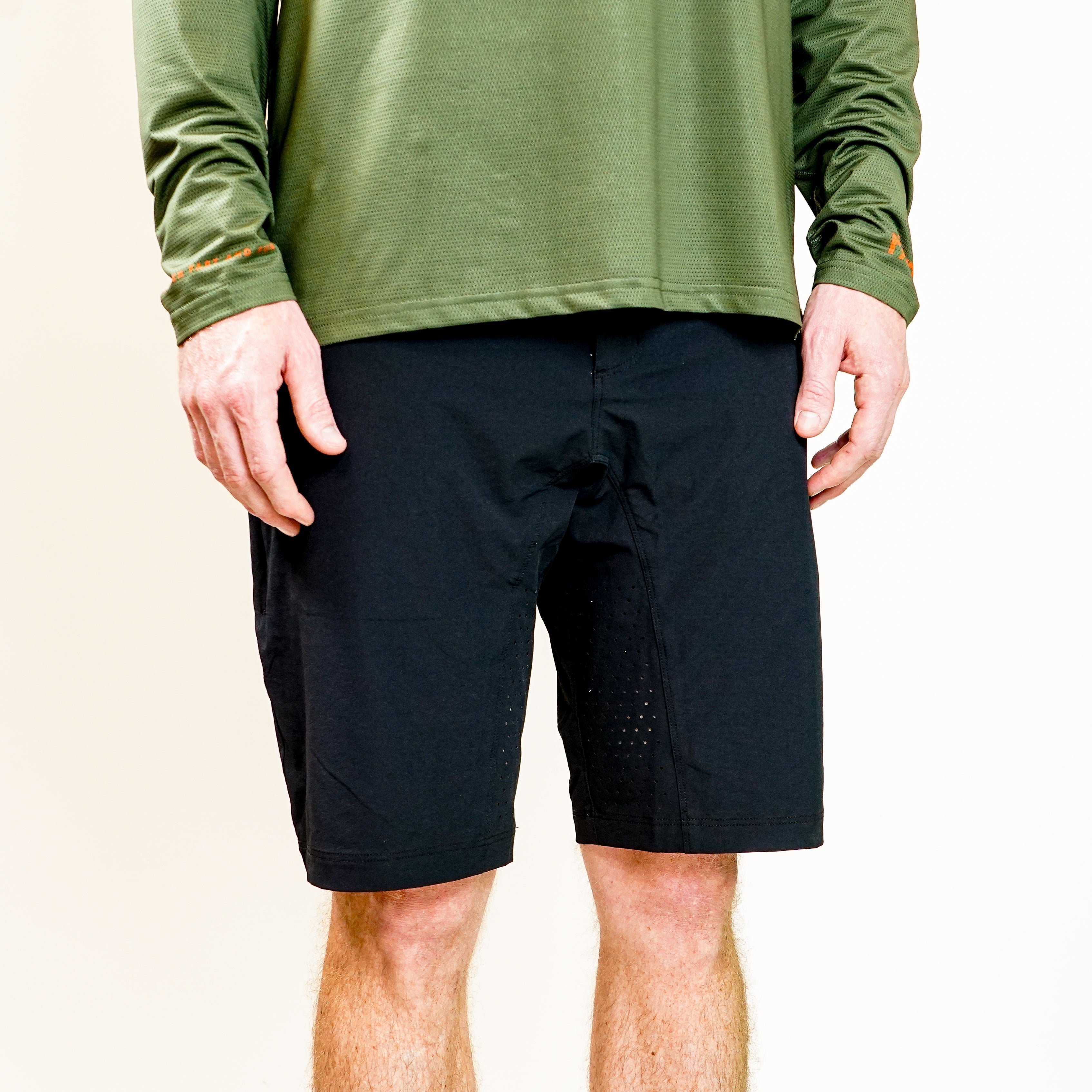 Trail Rambler Short - Cool Black、mySite、bearsvspackers