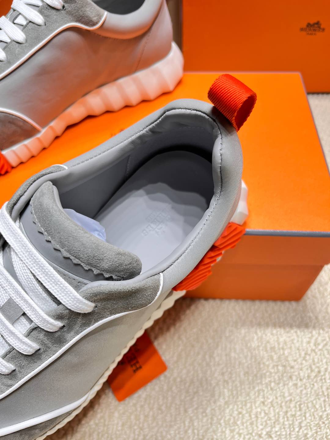 BOUNCING SNEAKER IN SMOKE GRAY SUEDE AND CALFSKIN、mysite、Cacoeks