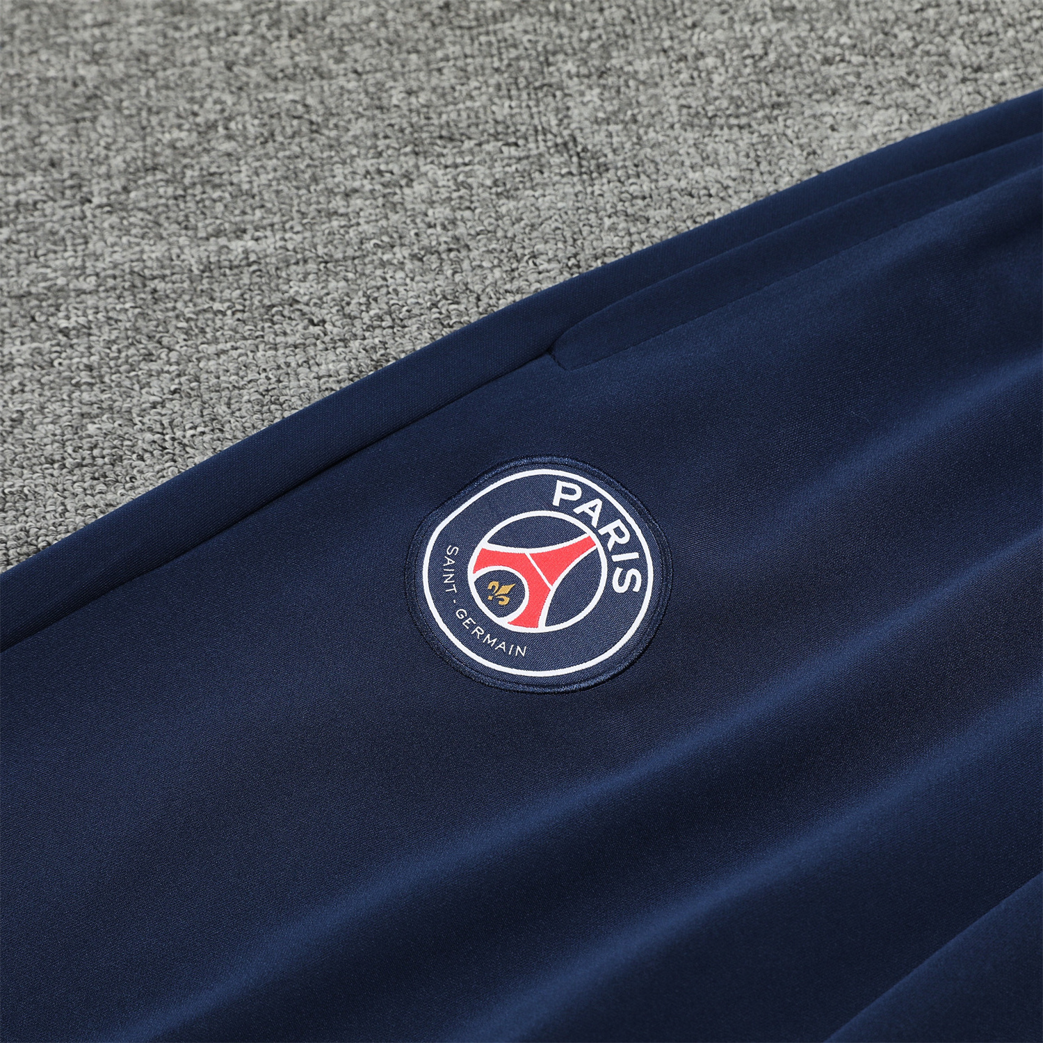 ManixJersey.com | Paris Saint-Germain PSG 24-25 Training Hoodie Set - White Hoodie and Deep Blue Pants -Customize Name, Number and Patch | Worldwide Shipping