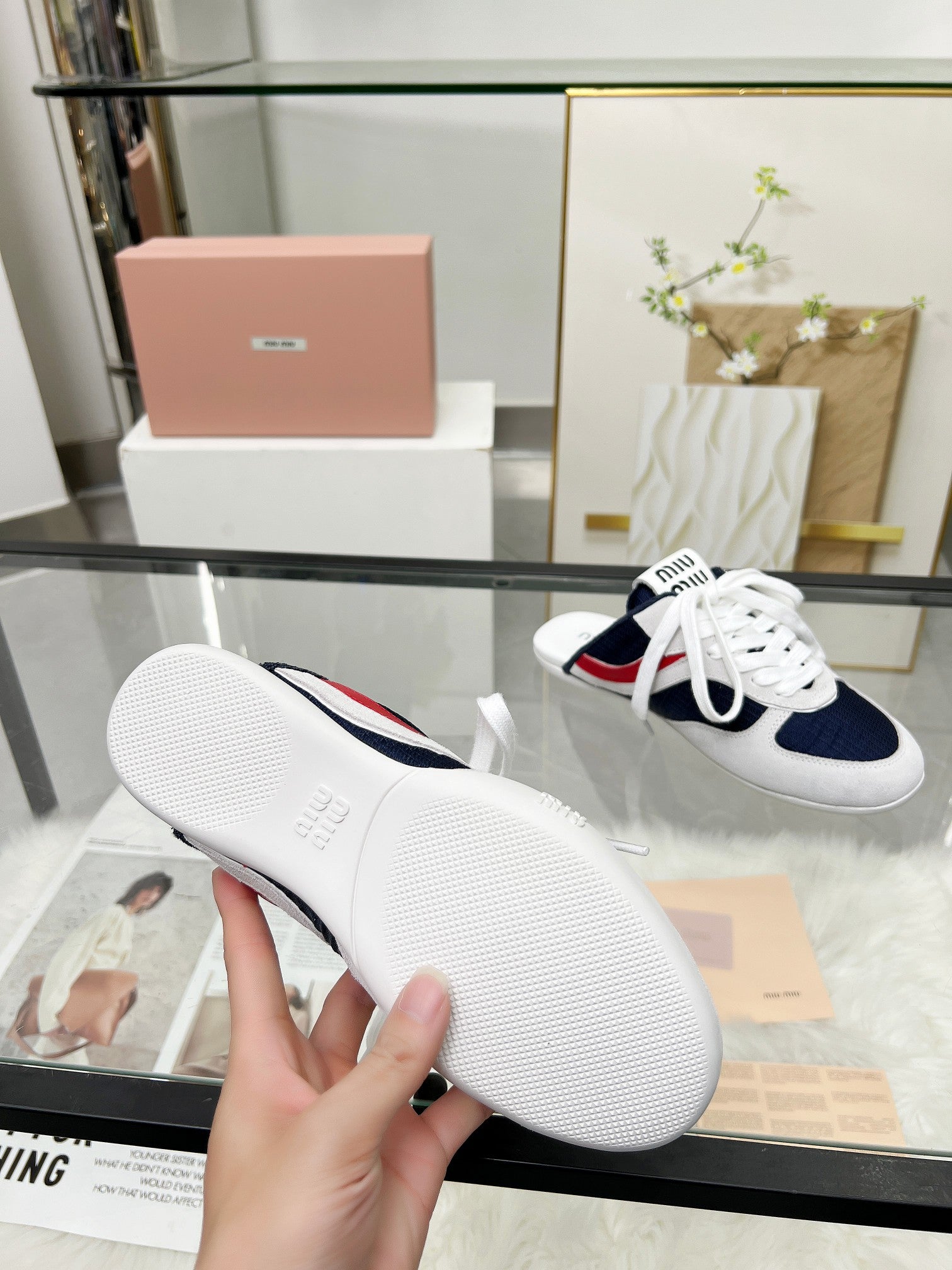 GYMNASIUM SNEAKERS MULES IN OFF WHITE SUEDE AND NAVY BLUE TECHNICAL FABRIC、mysite、Cacoeks