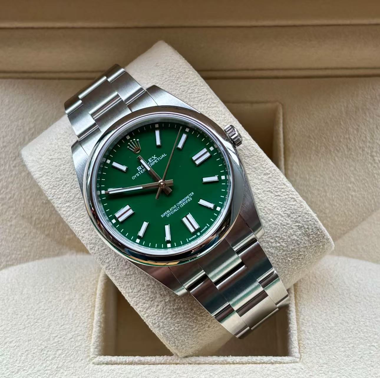 Rolex Oyster Perpetual Super Clone Swiss Replica Watch Ref 134300-0004 3230 Swiss Movement