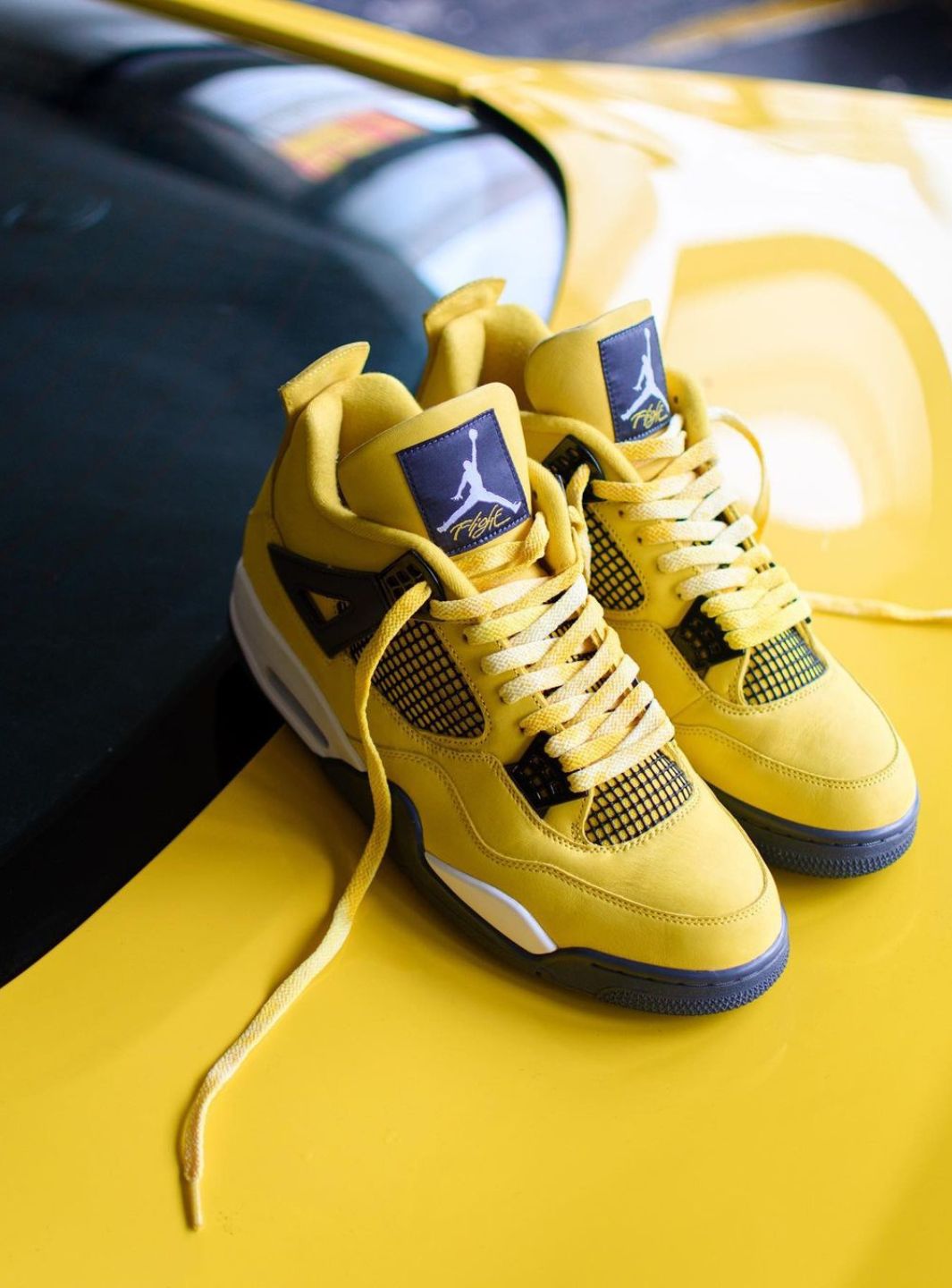 Air Jordan 4 Retro Lightning (2021)、JORDAN、Cacoeks