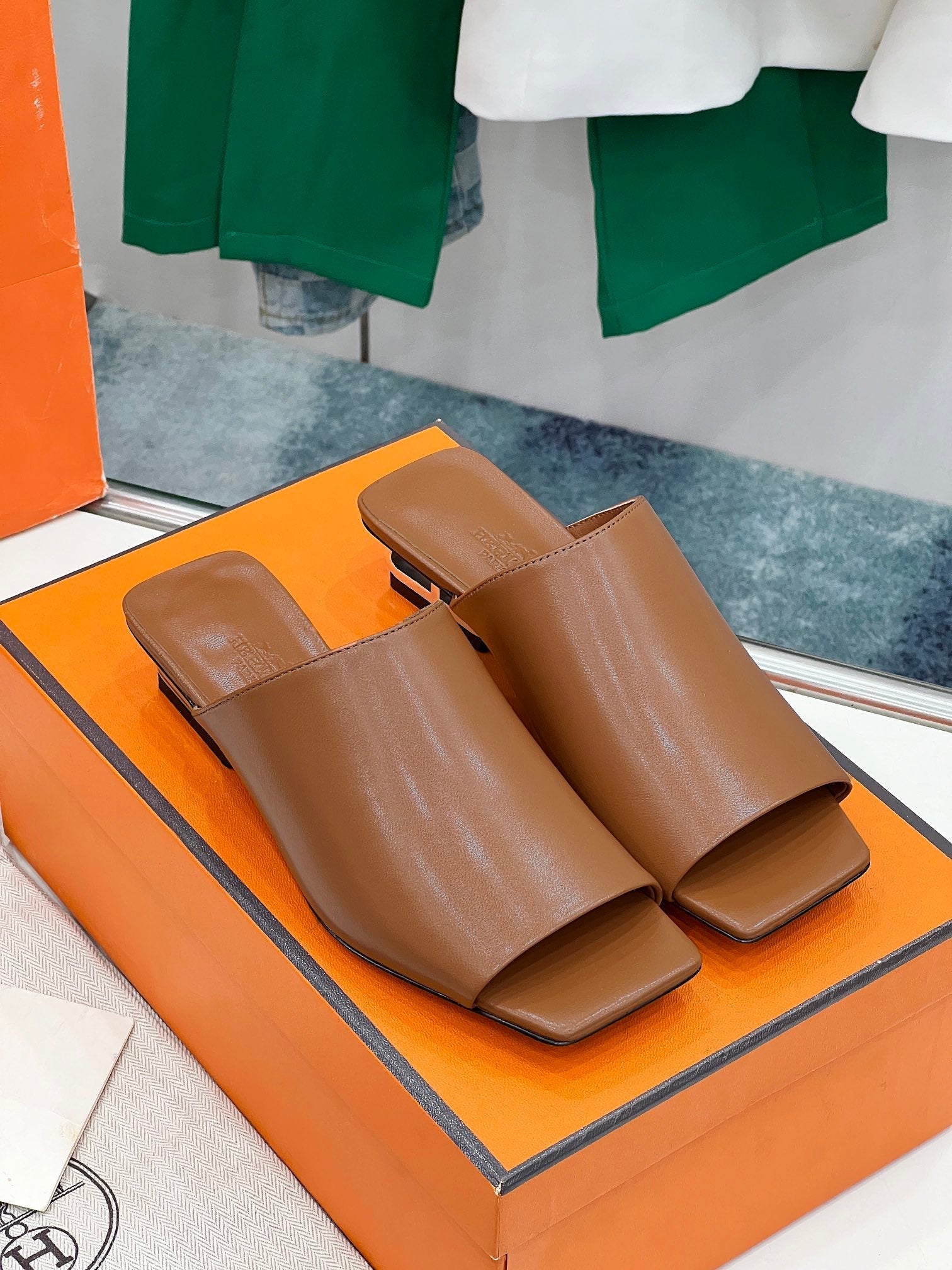 IDOLE SANDAL IN BRONZE BROWN CALFSKIN、mysite、Cacoeks