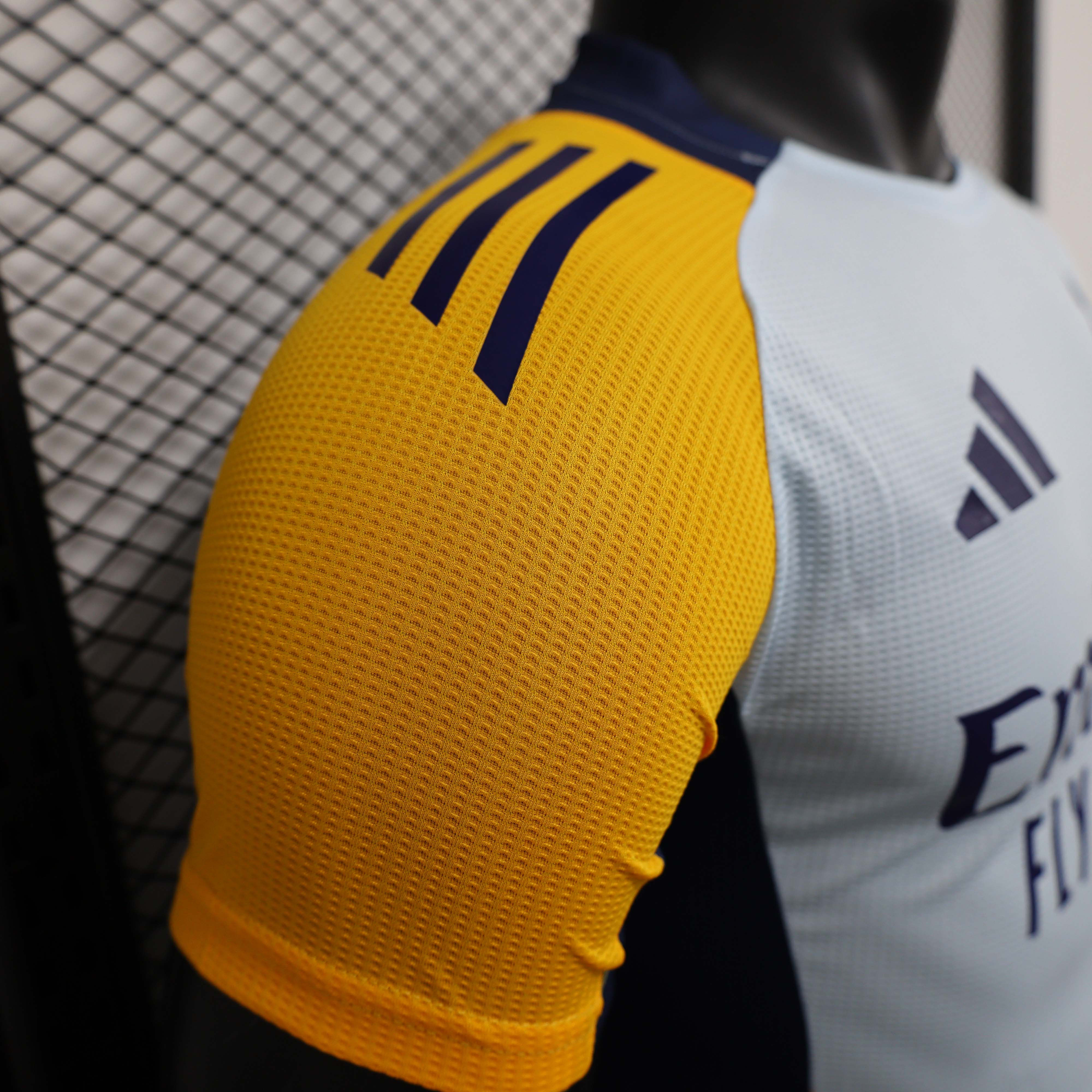 2024/2025 Player Version Real Madrid Training Wear Football Shirt 1:1 Thai Quality:football jersey mysite: unitedjerseyfootball 邓江浪:football