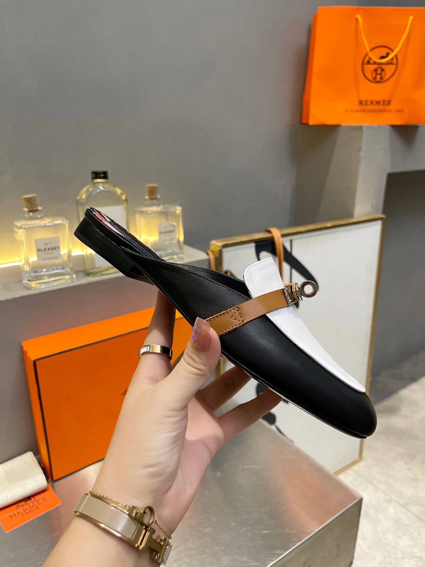 0Z MULE WHITE AND BLACK CALFSKIN WITH PATTERN、mysite、Cacoeks