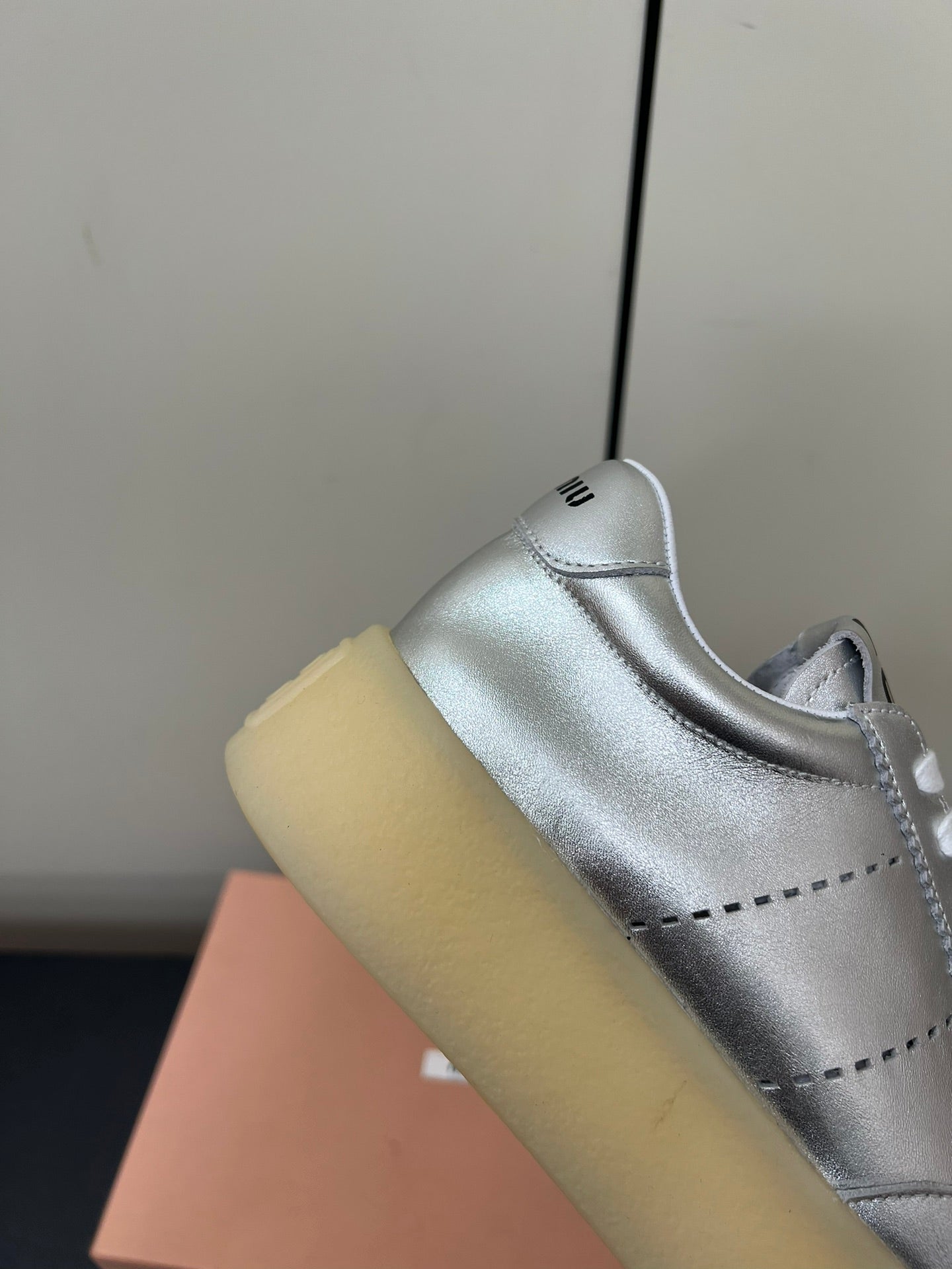 THICK-SOLED RETRO SNEAKERS IN SILVER METALLIC SMOOTH LAMBSKIN、mysite、Cacoeks