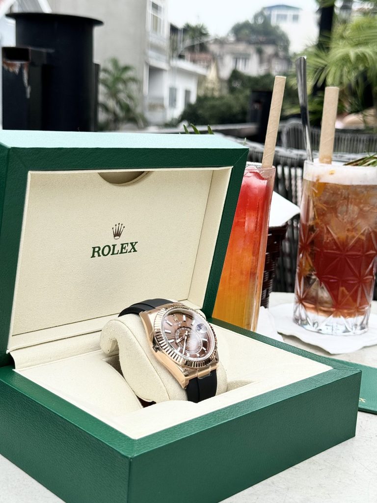 Đồng Hồ Rolex Replica 11 Sky-Dweller 336235 Mặt Chocolate 42mm