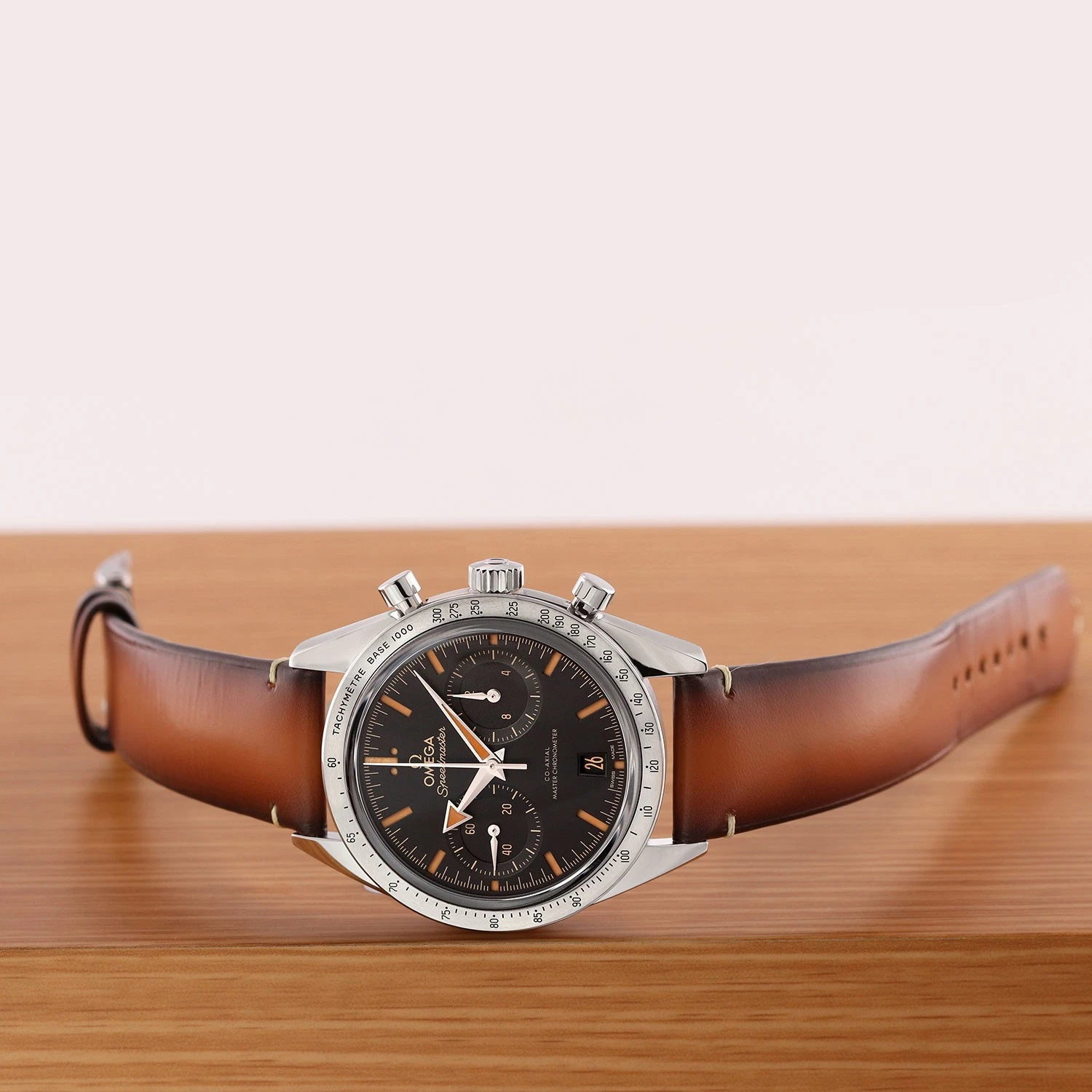 Omega Speedmaster Ref. 332.12.41.51.01.001 Super Clone Watch – Black Dial Leather Strap Fake Replica