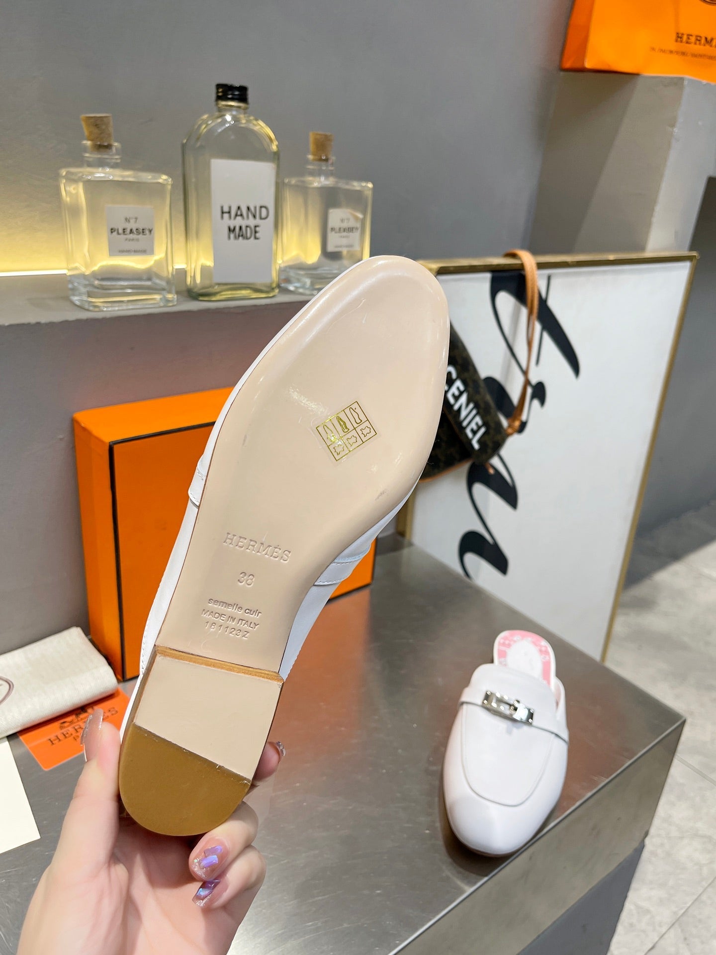 0Z MULE WHITE CALFSKIN WITH PINK PATTERN、mysite、Cacoeks