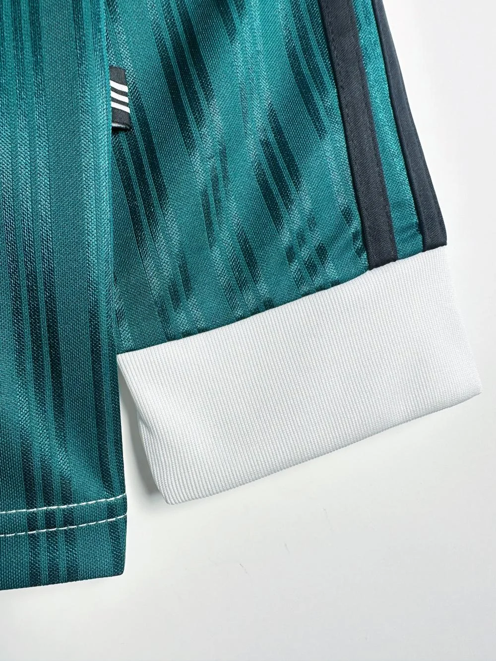 95-96 Liverpool away long sleeves soccer jersey-Retro version: Ajax 24-25 Home Stadium Jersey - Fans Version mysite: Adidas luxuryfootballshirts.com: https://www.luxuryfootballshirts.com/