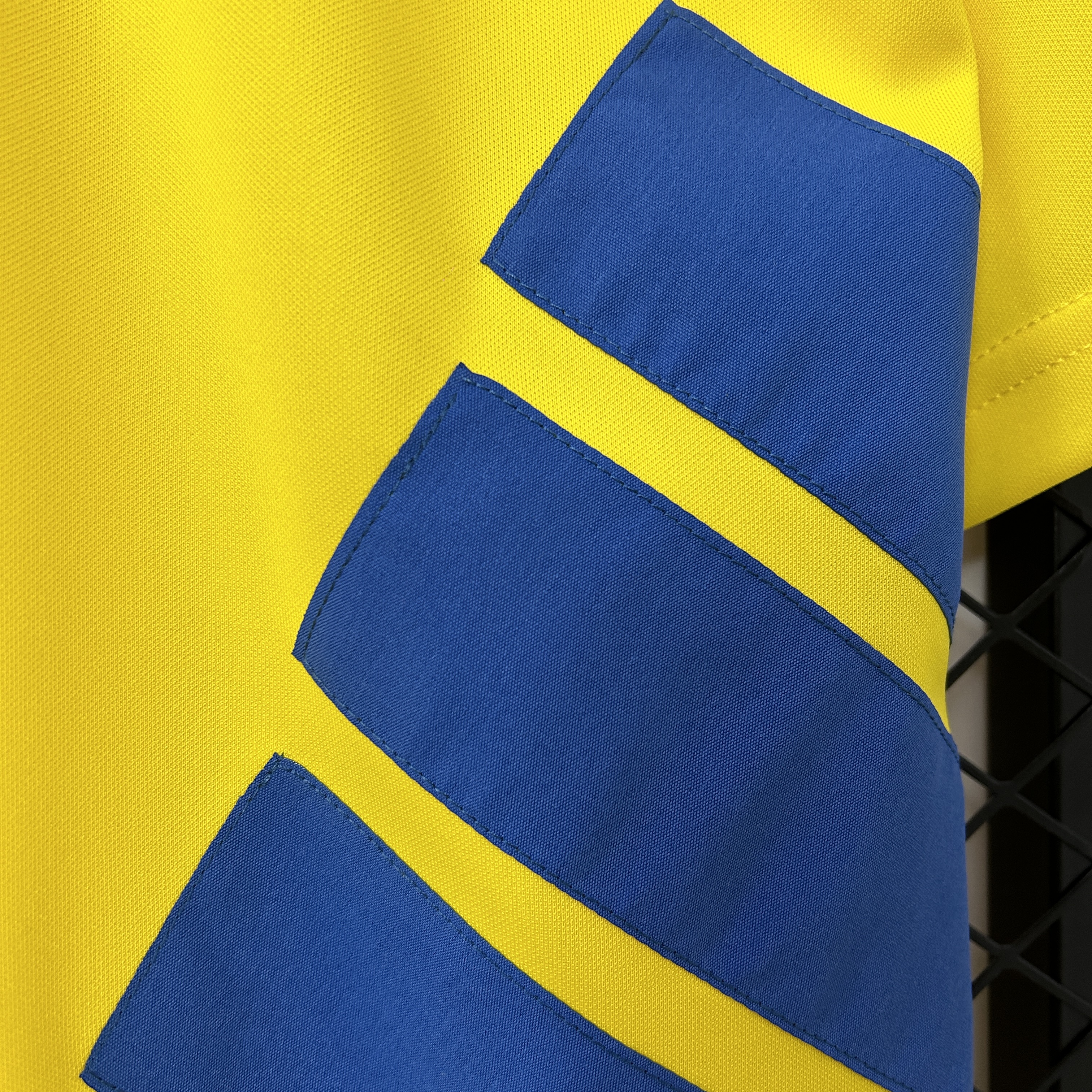 GlobeJersey-Retro Sweden 1994 Home Jersey