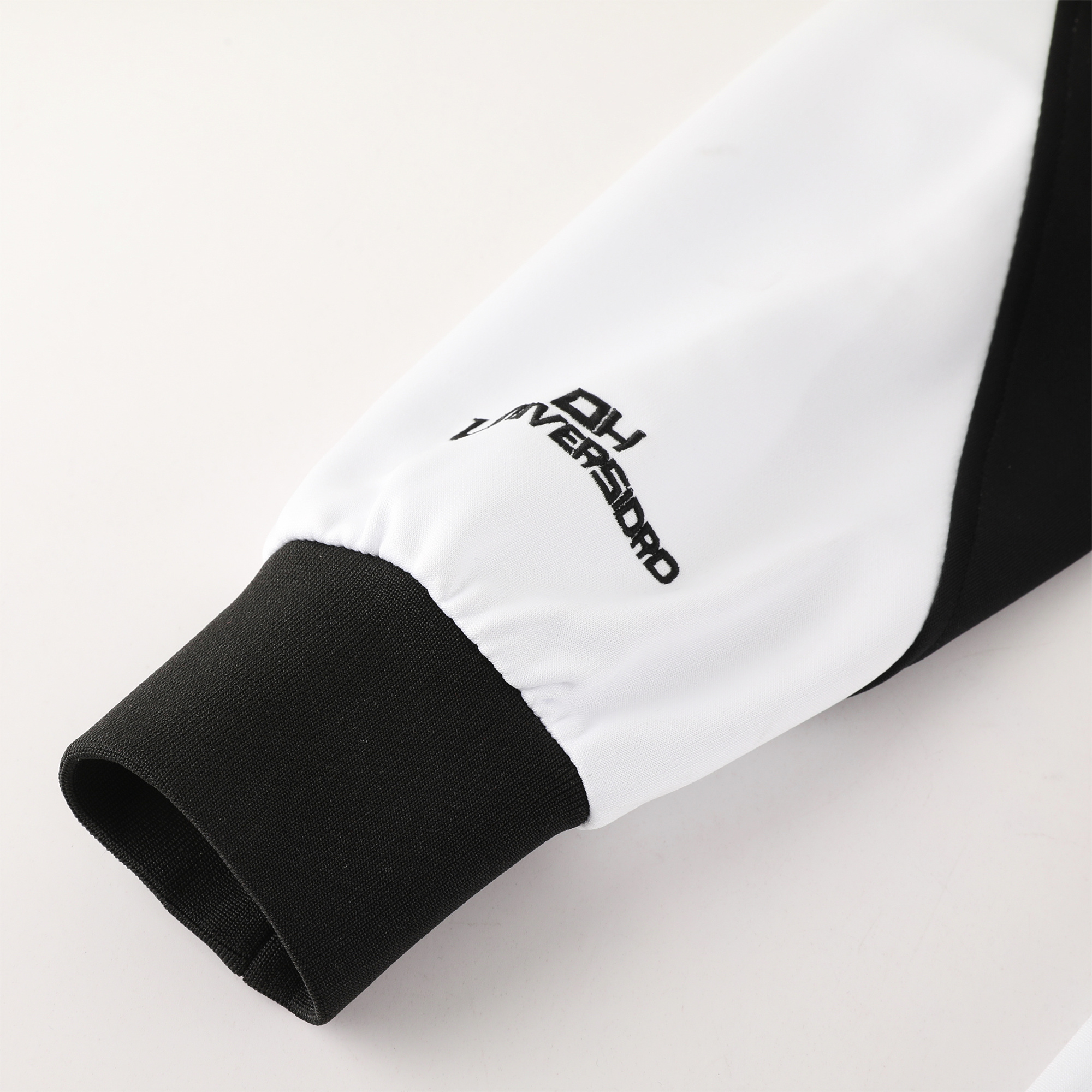 ManixJersey.com | Pumas UNAM 24-25 Jacket Training Tracksuit - White -Customize Name, Number and Patch | Worldwide Shipping