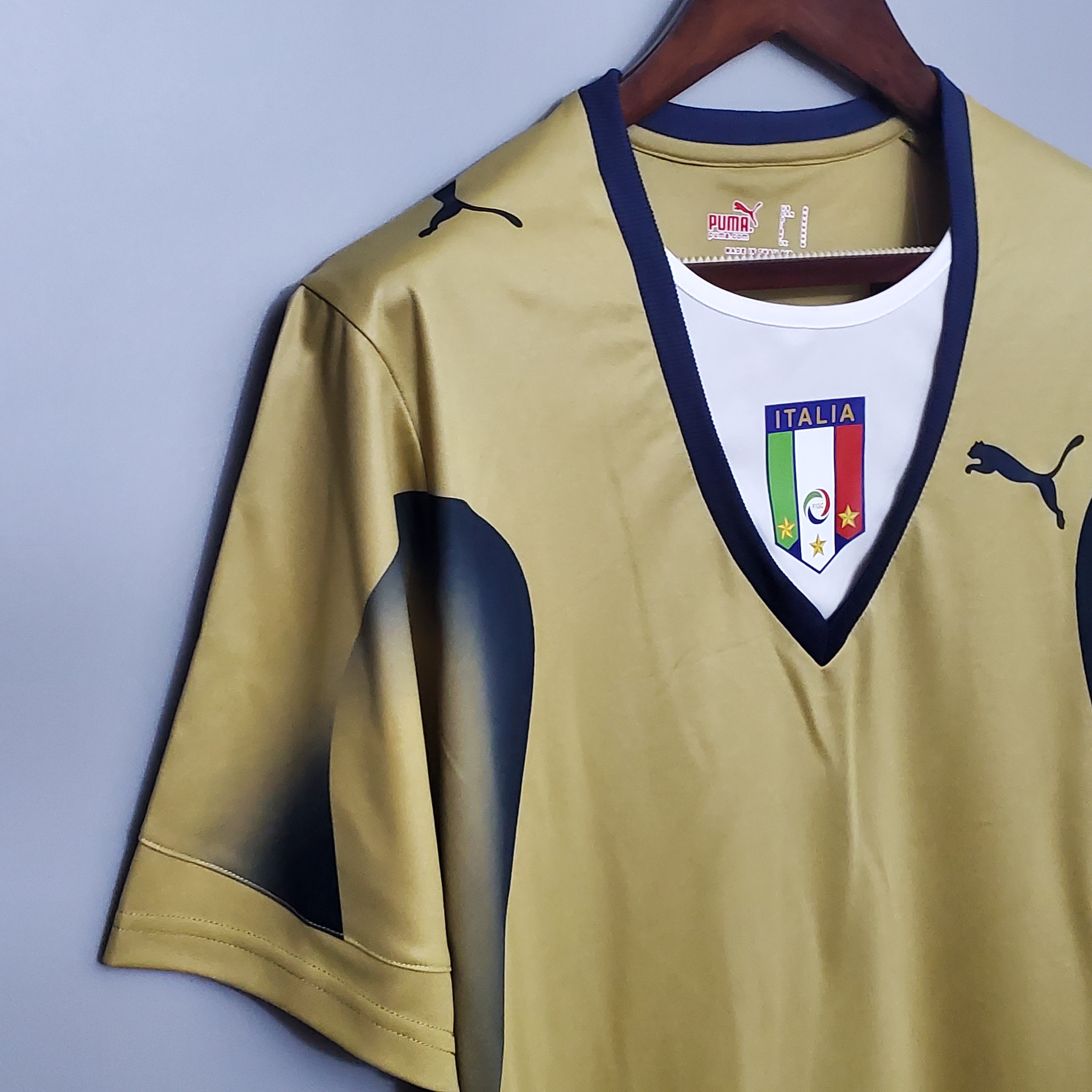 Higojerseys-Retro Italy 2006 Golden Goalkeeper Jersey