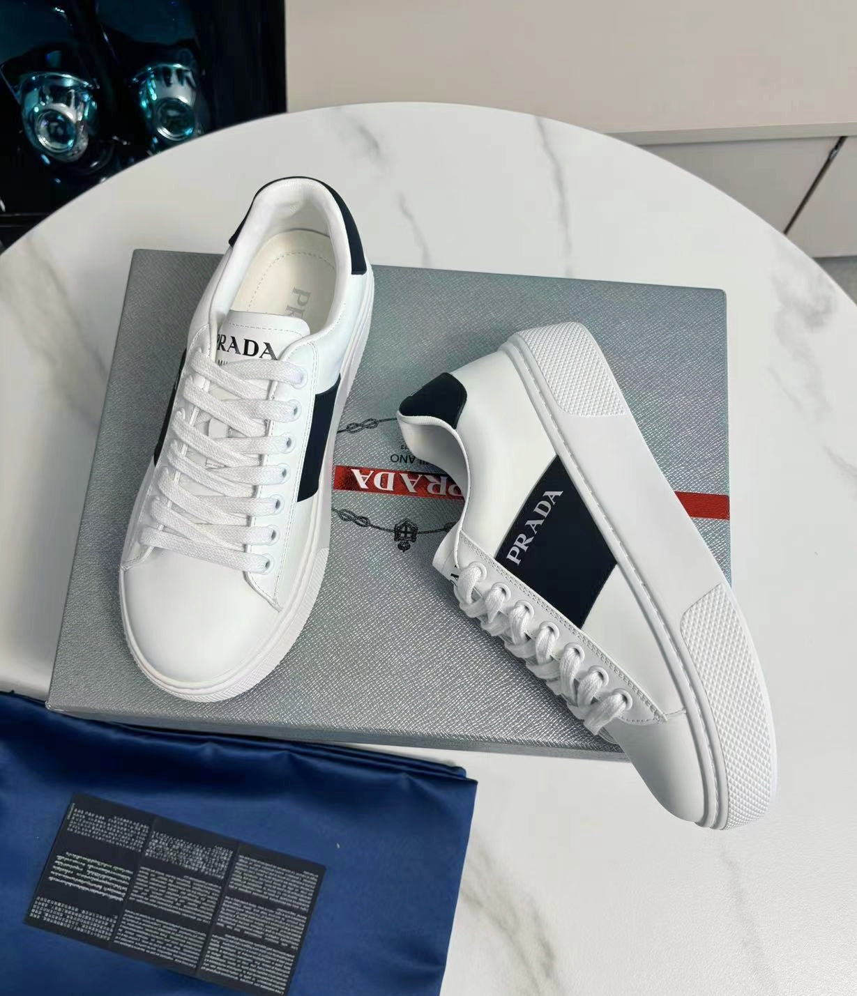PRADA 25S LEATHER LOGO OUTLET SNEAKERS BLACK AND WHITE CALFSKIN、mysite、Cacoeks