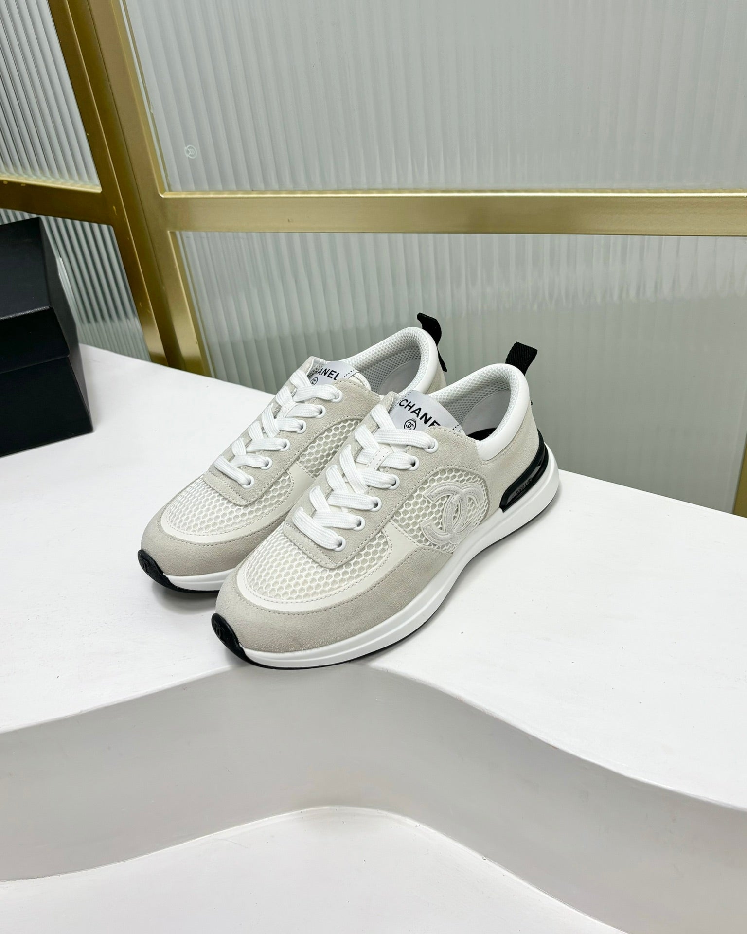 SNEAKER IN GREY SUEDE AND WHITE BREATHABLE MESH、mysite、Cacoeks