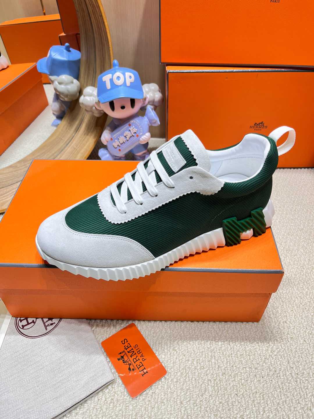 BOUNCING SNEAKER IN PALE GRAY SUEDE AND GREEN FOREST KNIT、mysite、Cacoeks